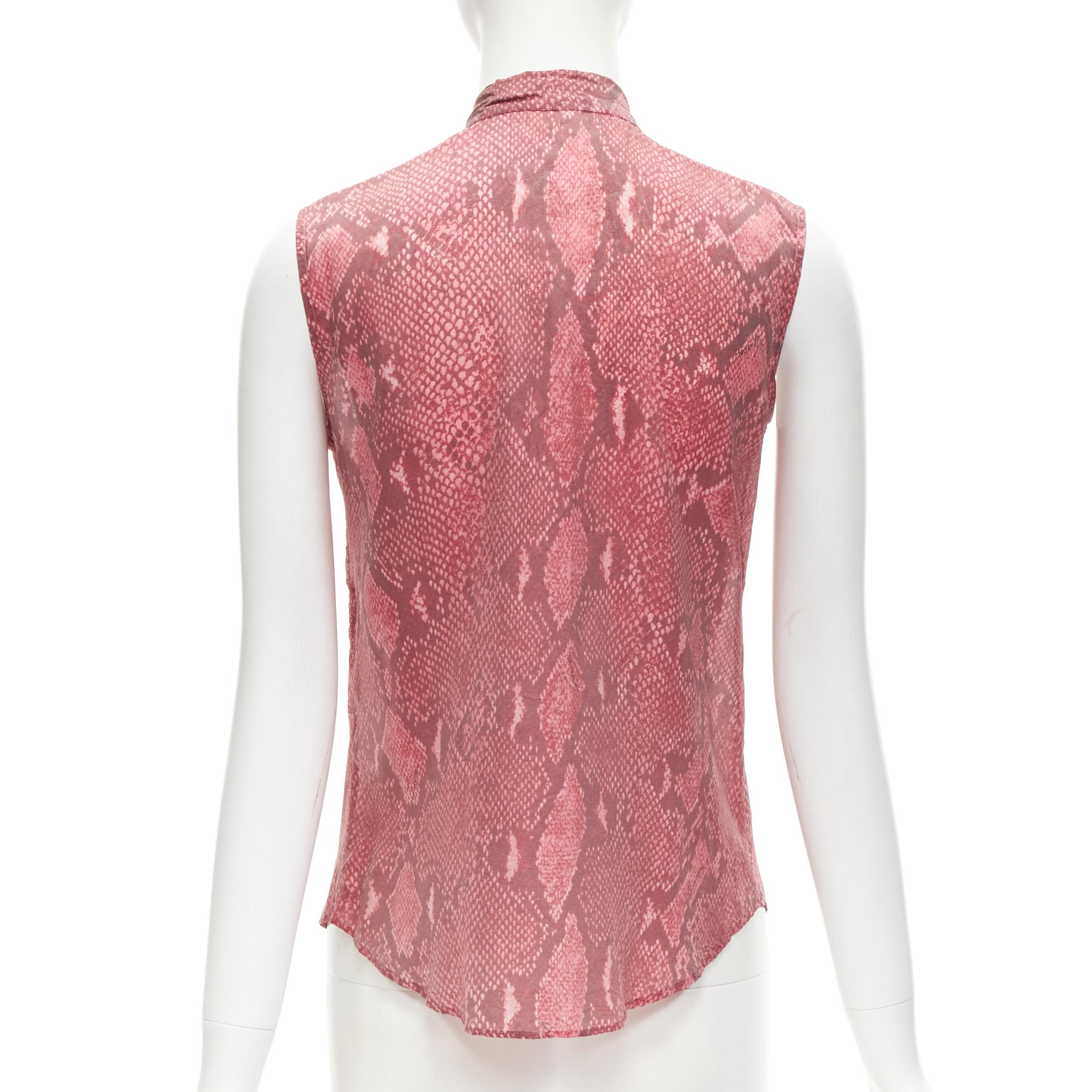 GUCCI TOM FORD Vintage 2000 pink python print pleated bow collar blouse IT38 XS In Excellent Condition For Sale In Hong Kong, NT