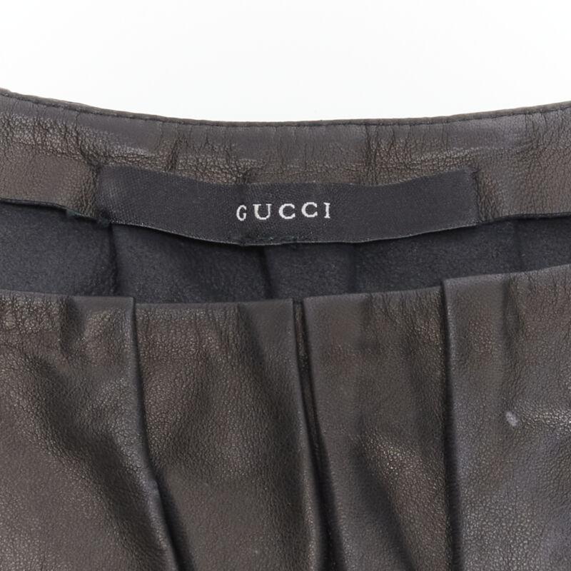 GUCCI TOM FORD Vintage Schwarzes Oberteil aus Leder mit durchsichtiger Taille und Falten S im Angebot 4