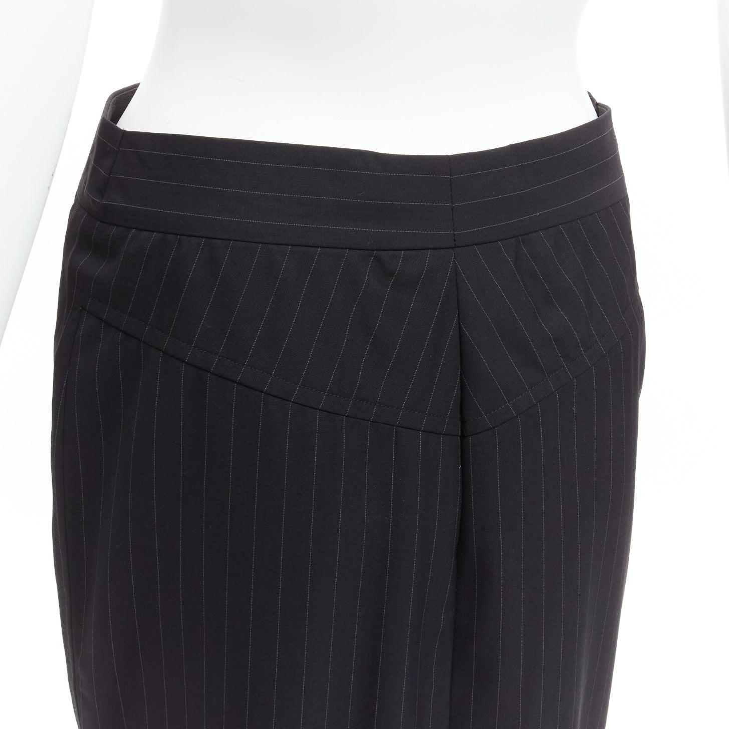 GUCCI Tom Ford Vintage black pinstripe 100% wool mid waist pencil skirt IT40 S
Reference: GIYG/A00369
Brand: Gucci
Designer: Tom Ford
Material: Wool
Color: Black, White
Pattern: Pinstriped
Closure: Zip Fly
Lining: Black Fabric
Extra Details: Front