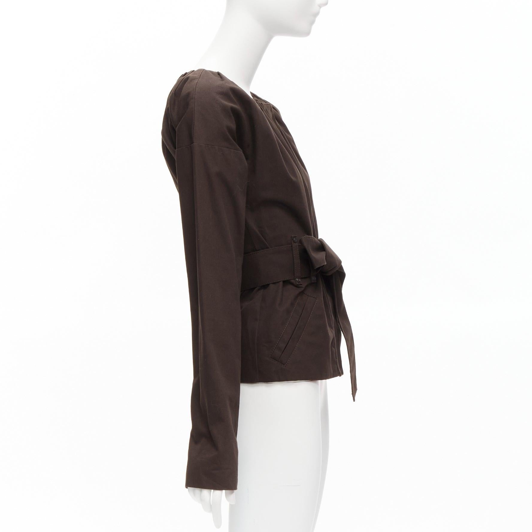 GUCCI Tom Ford Vintage dunkel Brown Baumwolle Seide geraffte Falten Gürtel Jacke im Angebot 1