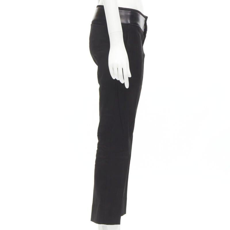 GUCCI TOM FORD Vintage minimalistische Hose mit goldener Schnalle und Lederbesatz an der Taille S im Zustand „Hervorragend“ im Angebot in Hong Kong, NT