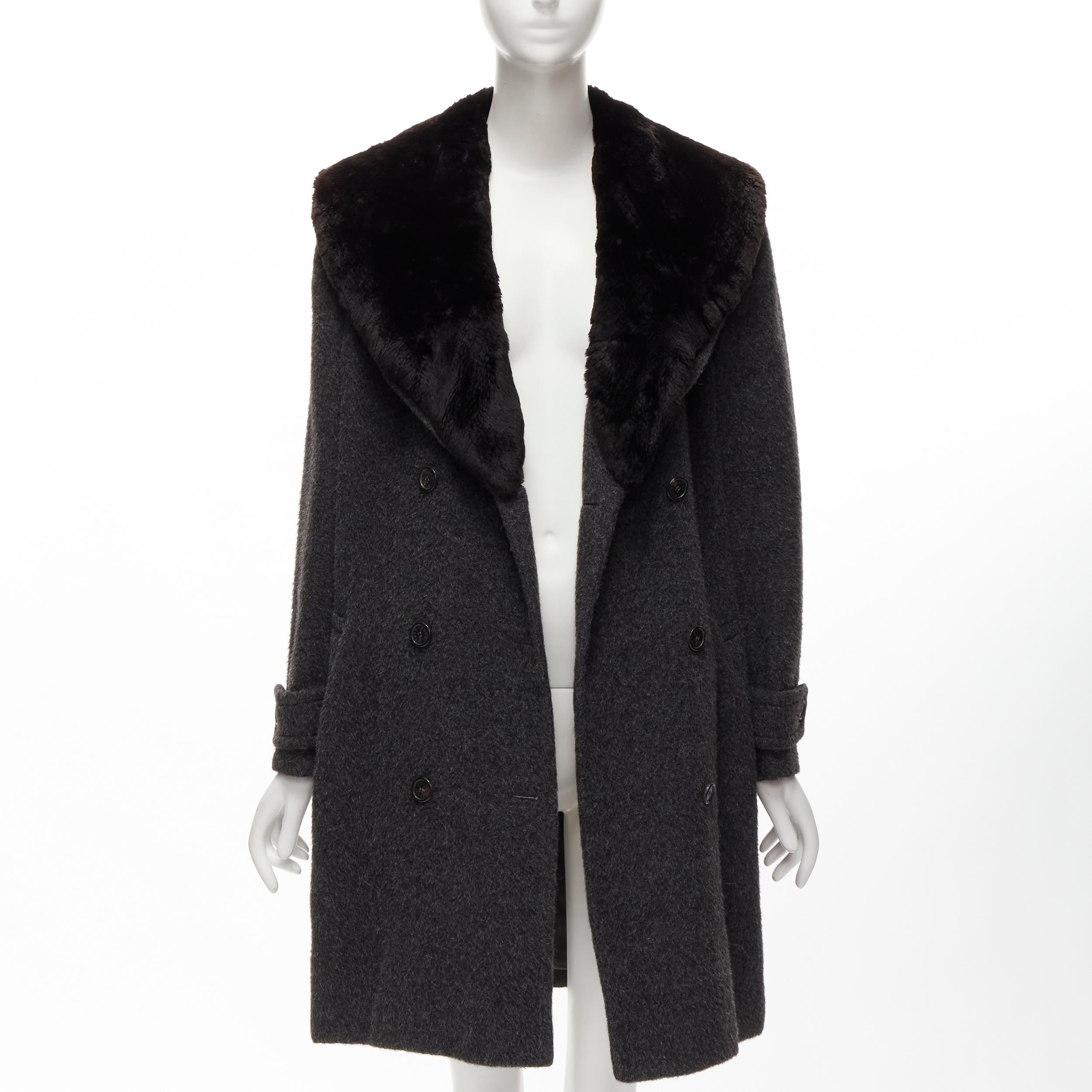 Black GUCCI Tom Ford Vintage grey alpaca fur collar double brested winter coat IT42 M For Sale