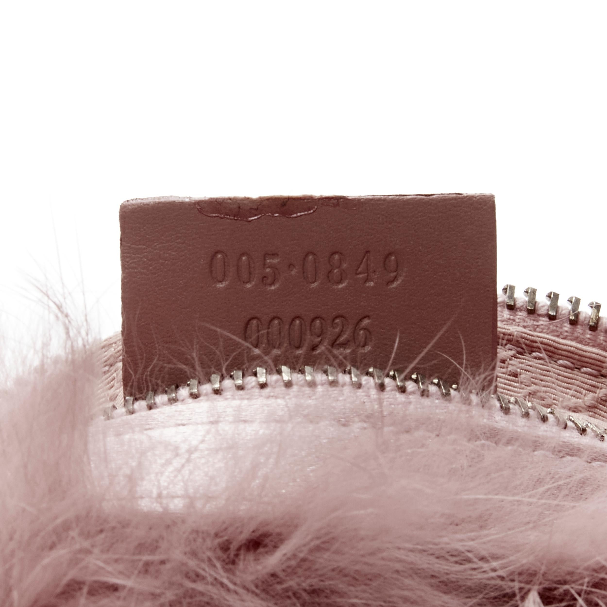 GUCCI TOM FORD Vintage mauve pink fur half moon loop through handle mini bag For Sale 3