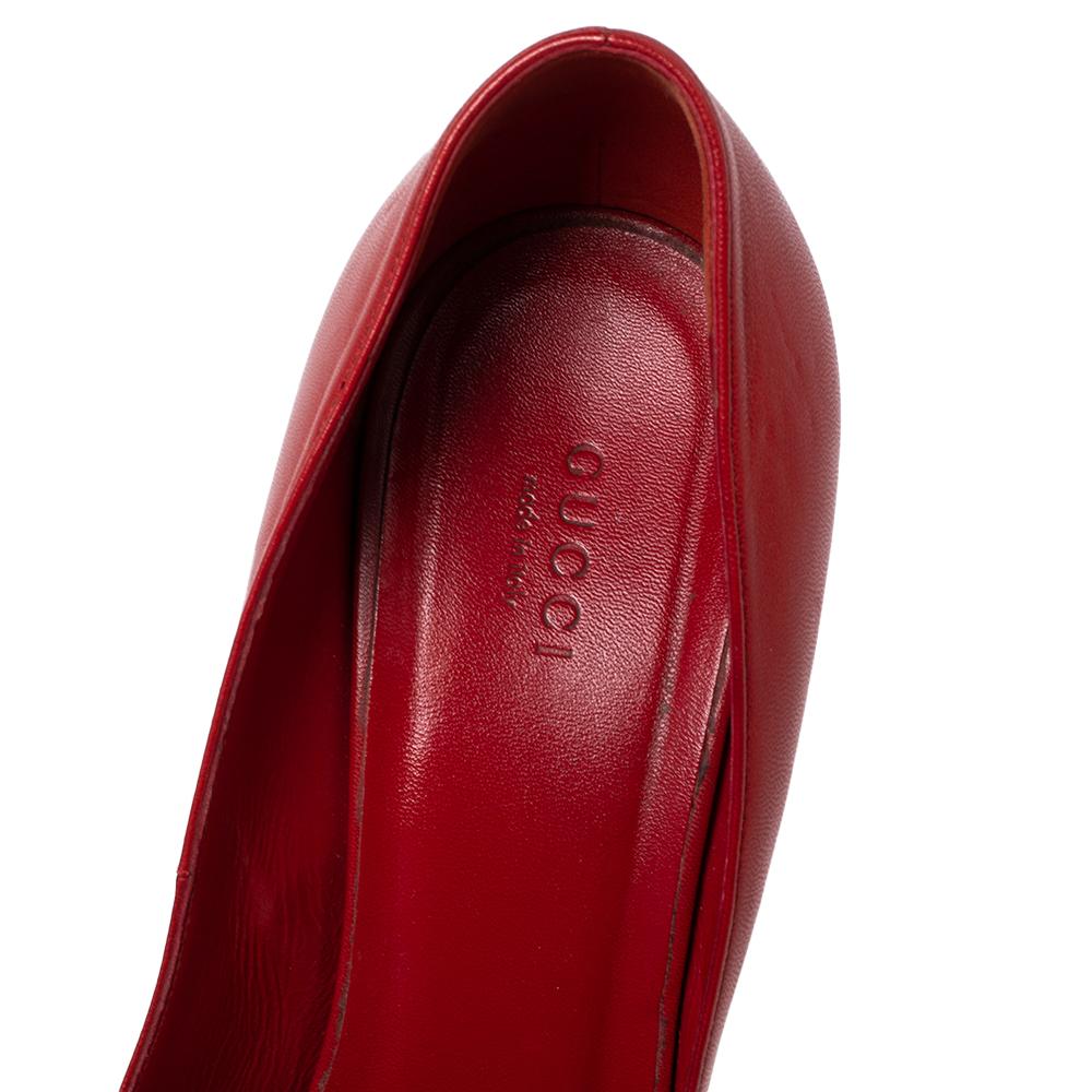 Women's Gucci Tomato Red Leather Pointed-Toe Pumps Size 40