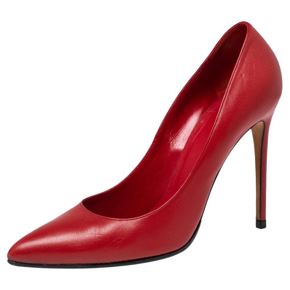 Gucci Tomato Red Leather Pointed-Toe Pumps Size 40