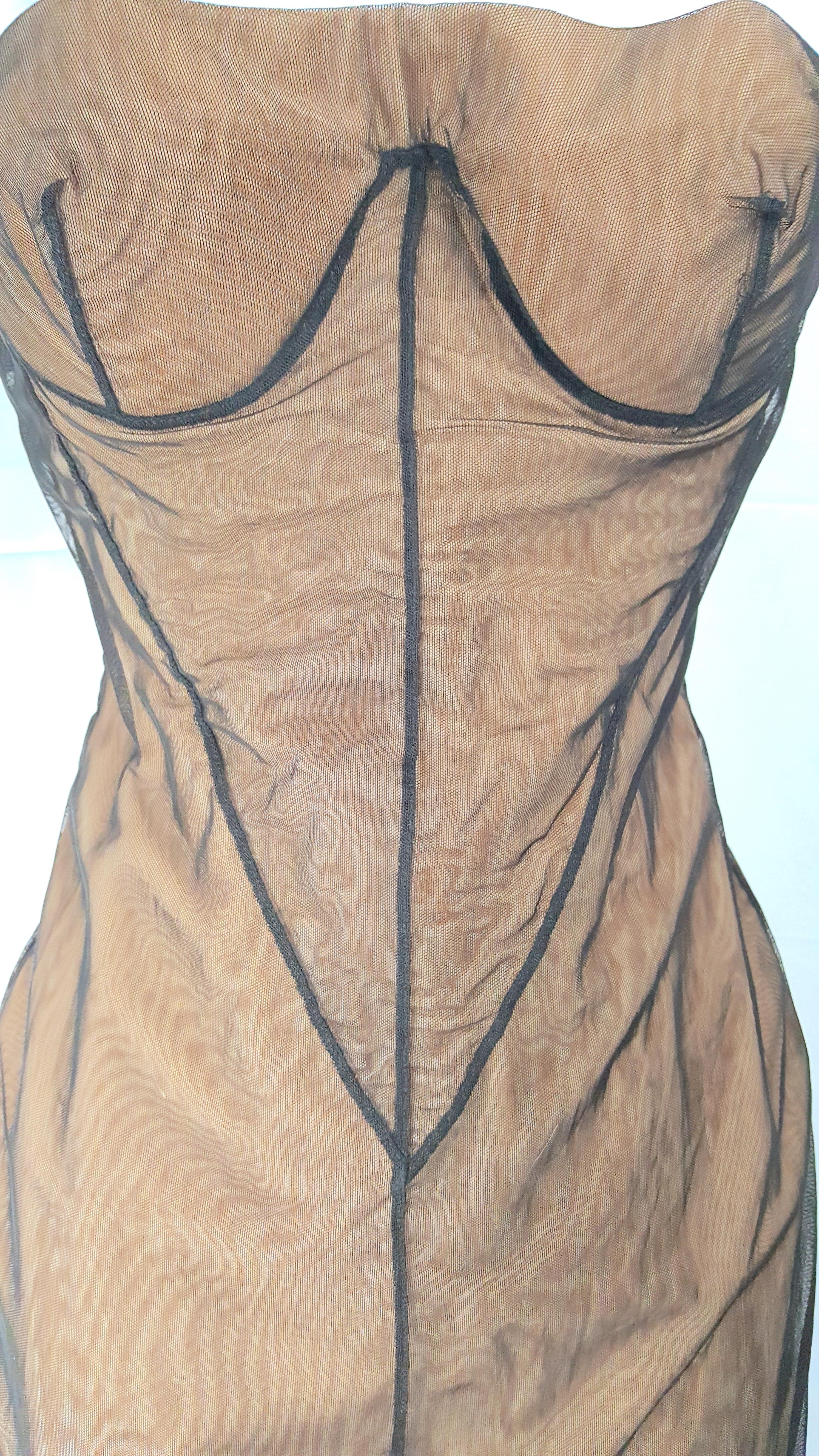 Gucci TomFord 2001 AwardYear RunwayLook2 Balconette Korsett trägerloses nudefarbenes Kleid mit Korsett im Angebot 8