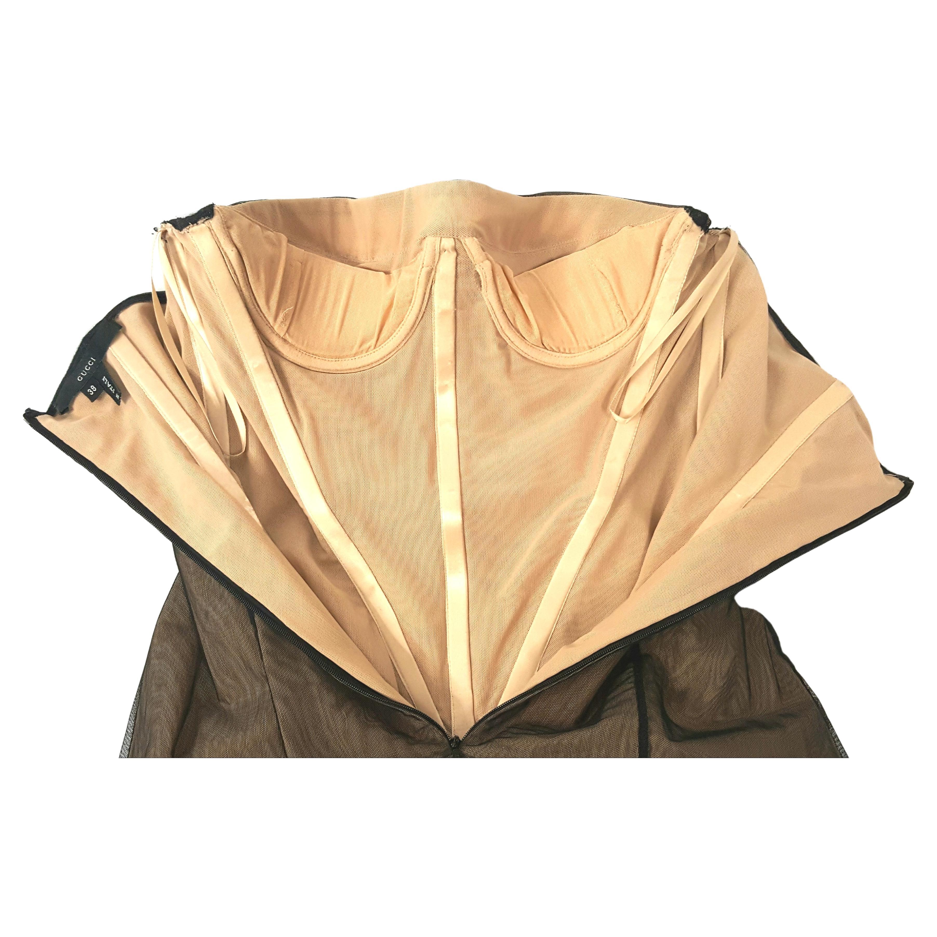 Gucci TomFord 2001 AwardYear RunwayLook2 Balconette Korsett trägerloses nudefarbenes Kleid mit Korsett Damen im Angebot