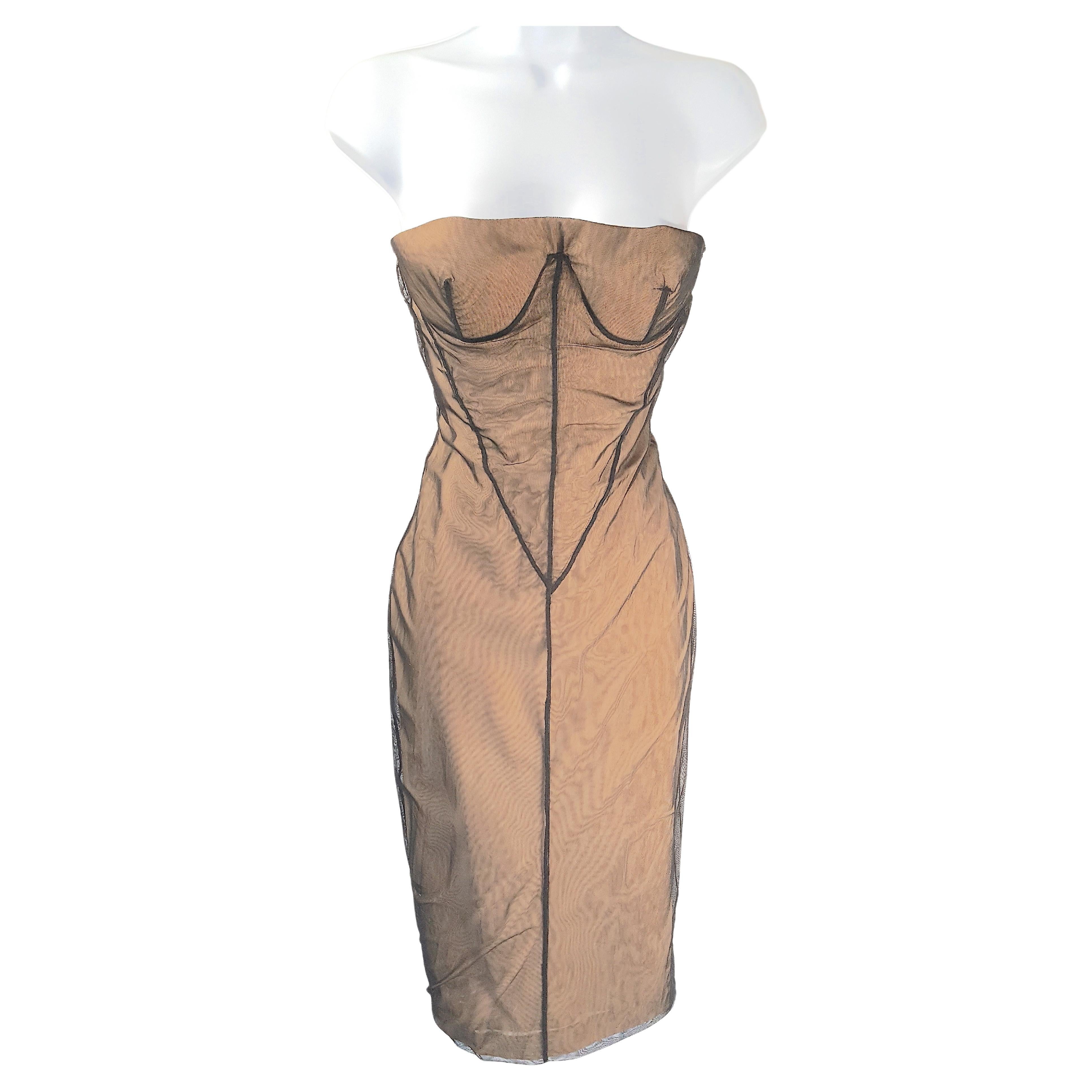 Gucci TomFord 2001 AwardYear RunwayLook2 Balconette Korsett trägerloses nudefarbenes Kleid mit Korsett im Angebot