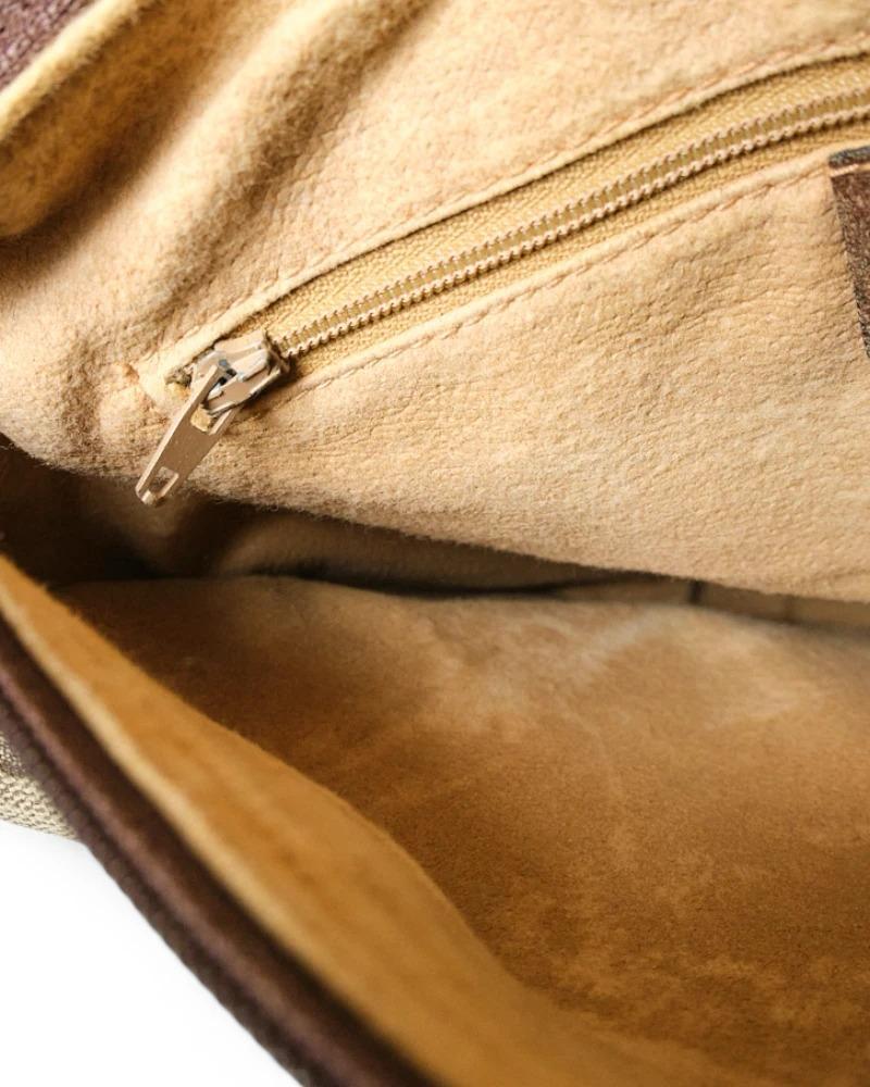 Gucci Shoulder Bag Hobo Vintage GG Supreme Brown en vente 9