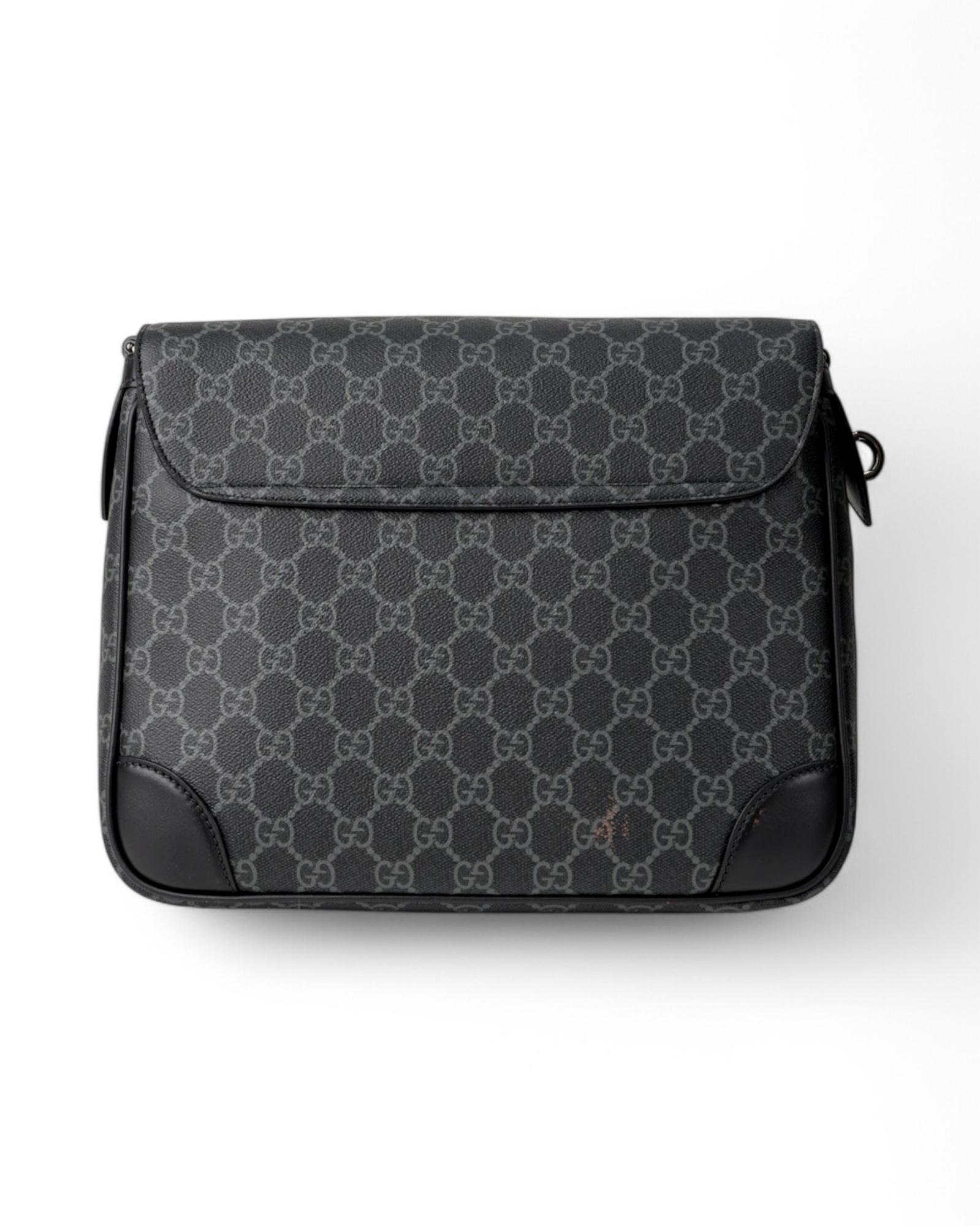Uomo Gucci Tracolla Man Medium GG Supreme Nero in vendita