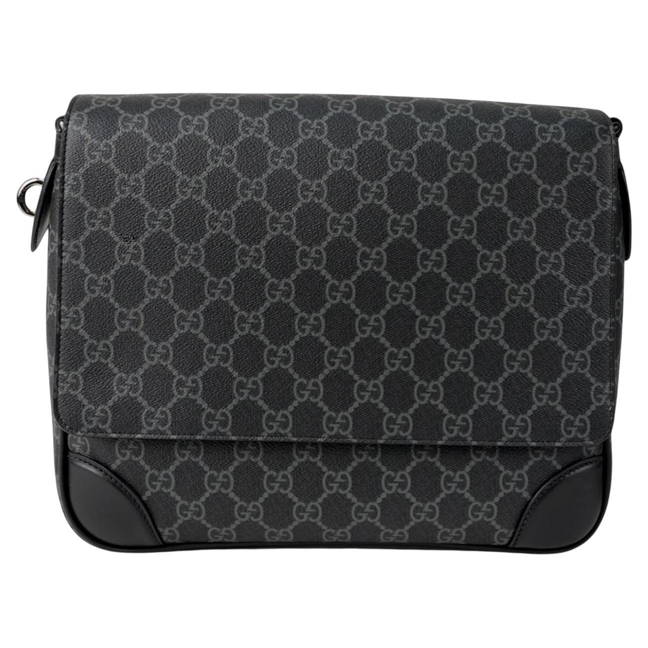 Gucci Tracolla Man Medium GG Supreme Nero in vendita