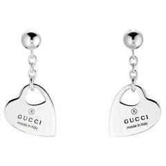 Pendientes con colgante de corazón de la marca Gucci YBD796312001