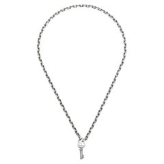 Collar de plata con llave Gucci Trademark YBB796343001
