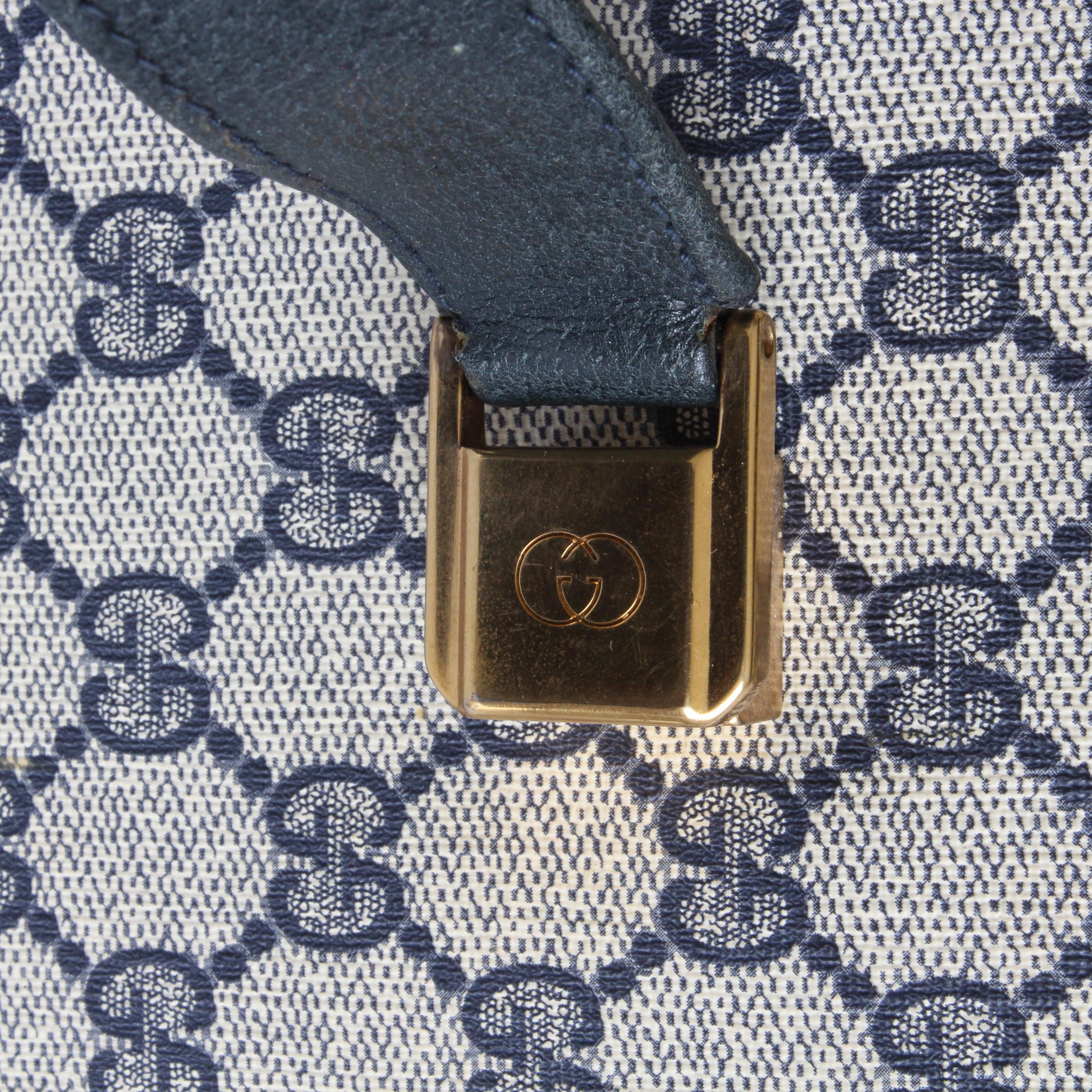 Gucci Schminktasche auf Reisetasche aus Segeltuch mit GG-Logo in Marineblau, 1980er Jahre  im Angebot 4