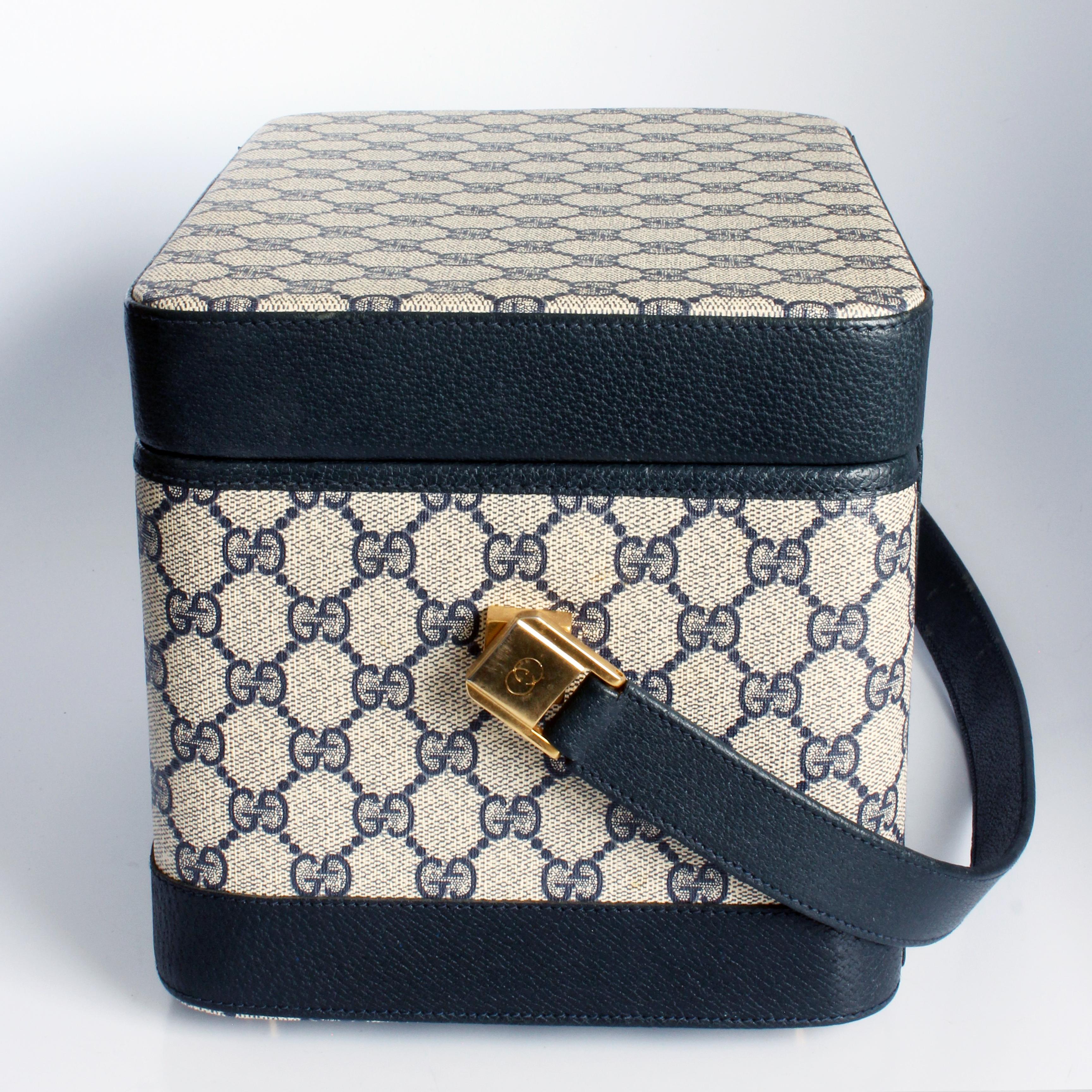 Gucci Tren Caso Vanidad Carry On Bolsa de viaje GG Logo Lienzo Azul marino Cuero 80s en venta 3