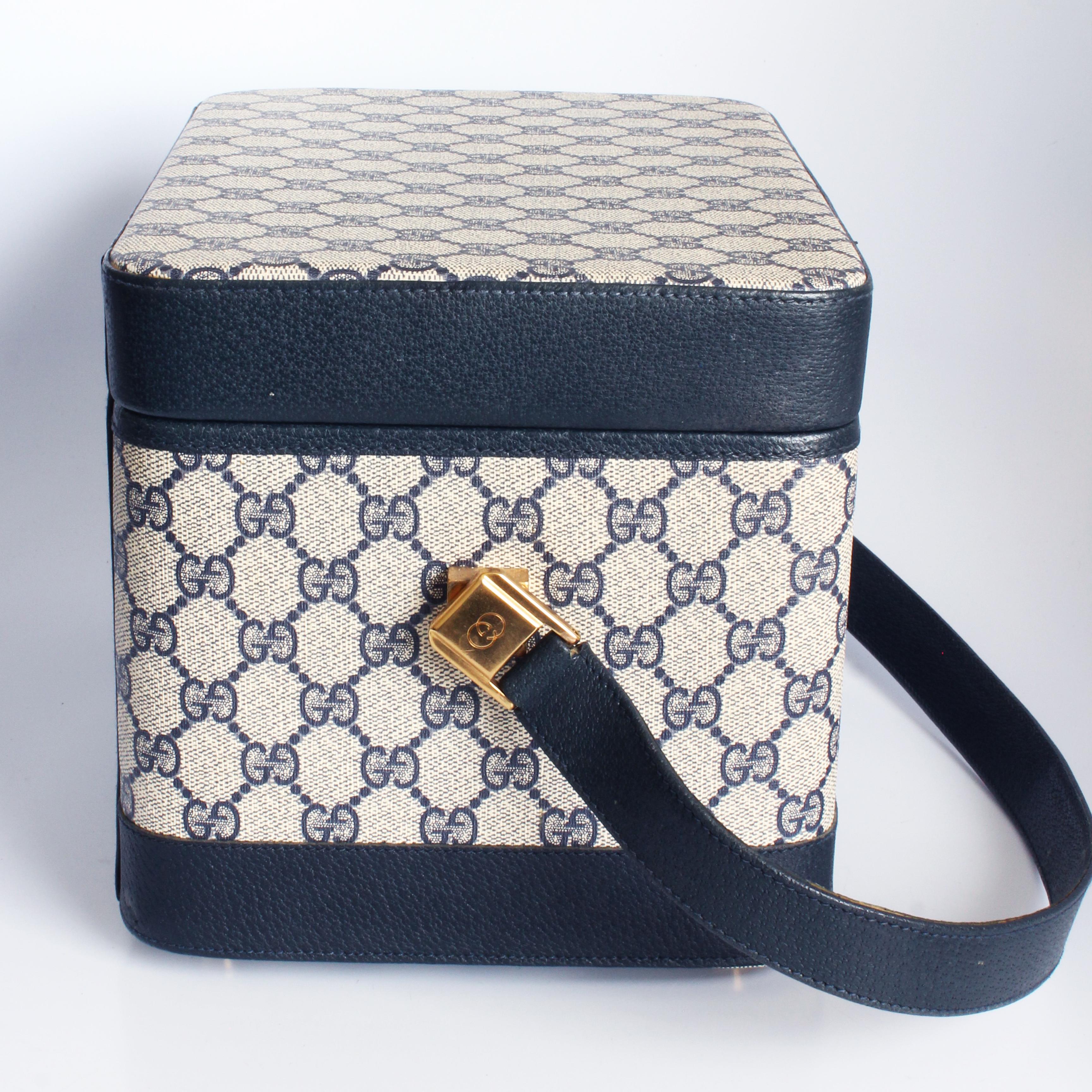 Gucci Tren Caso Vanidad Carry On Bolsa de viaje GG Logo Lienzo Azul marino Cuero 80s en venta 4