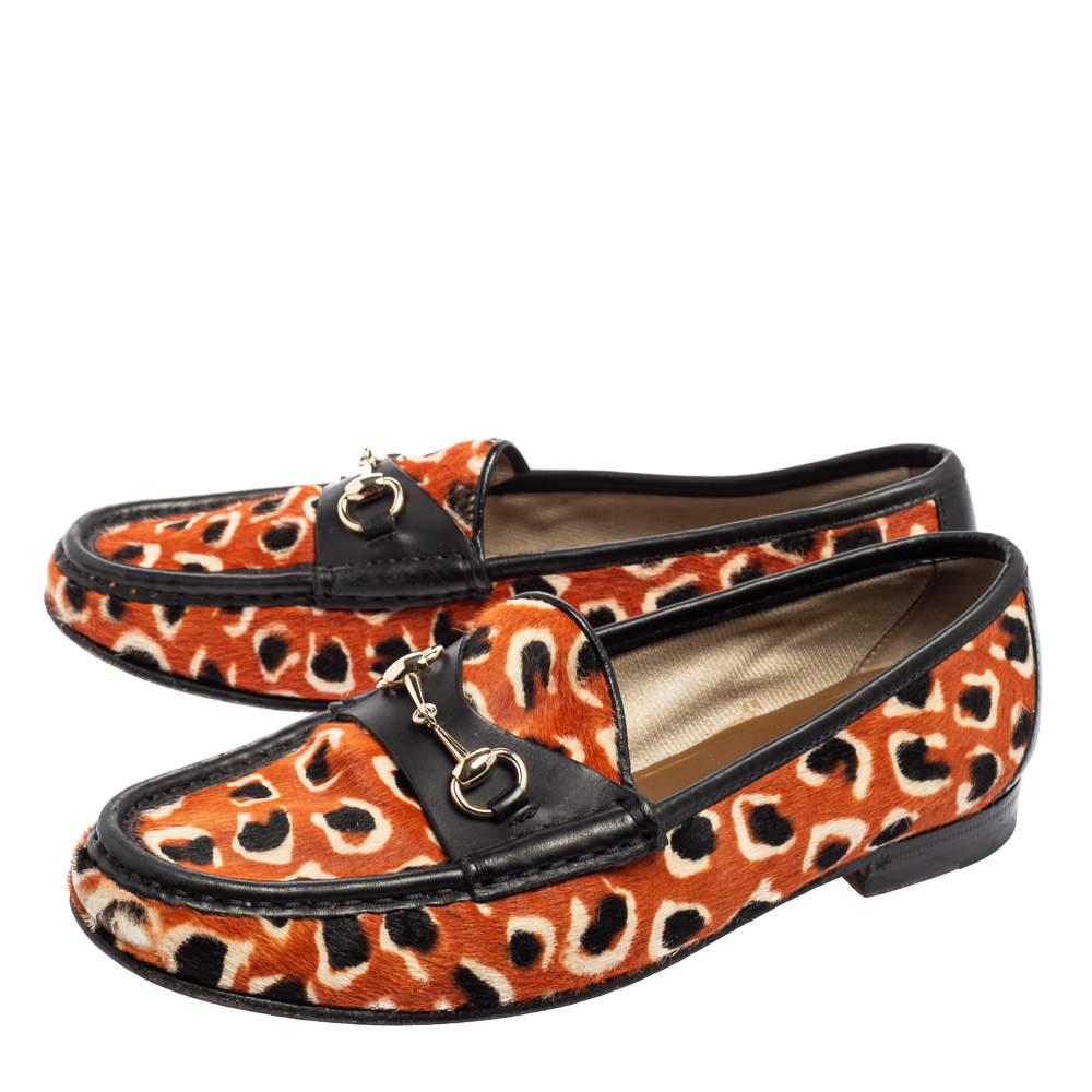 Gucci Tri-Color Leopard Print Calf Hair and Leather Horsebit Loafers Size 36.5 For Sale 2