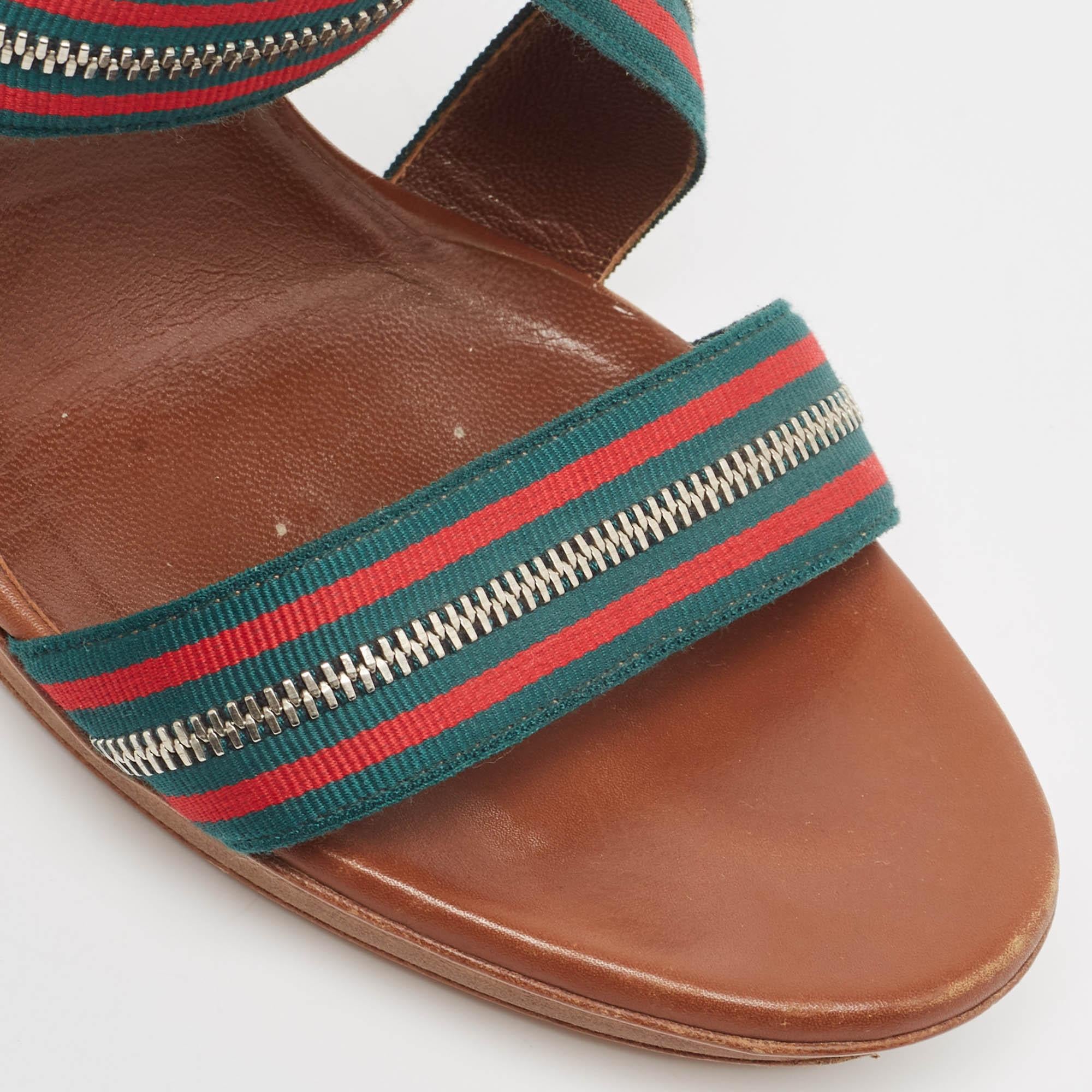 Sandales à lacets Gucci en cuir tricolore et toile à fermeture éclair, taille 39,5 en vente 2