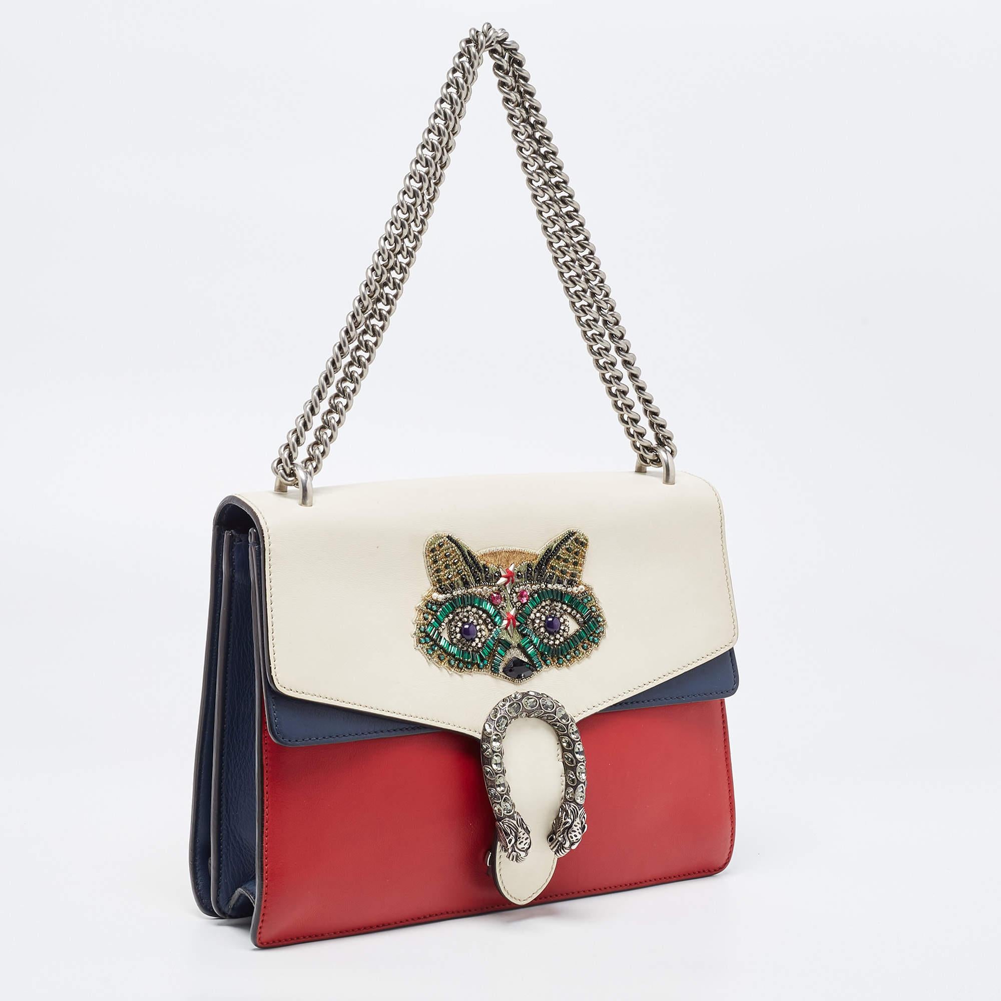 For a look that is complete with style, taste, and a touch of luxe, this Gucci limited edition Dionysus bag is the perfect addition. Flaunt this beauty on your shoulder and revel in the taste of luxury it leaves you with.

