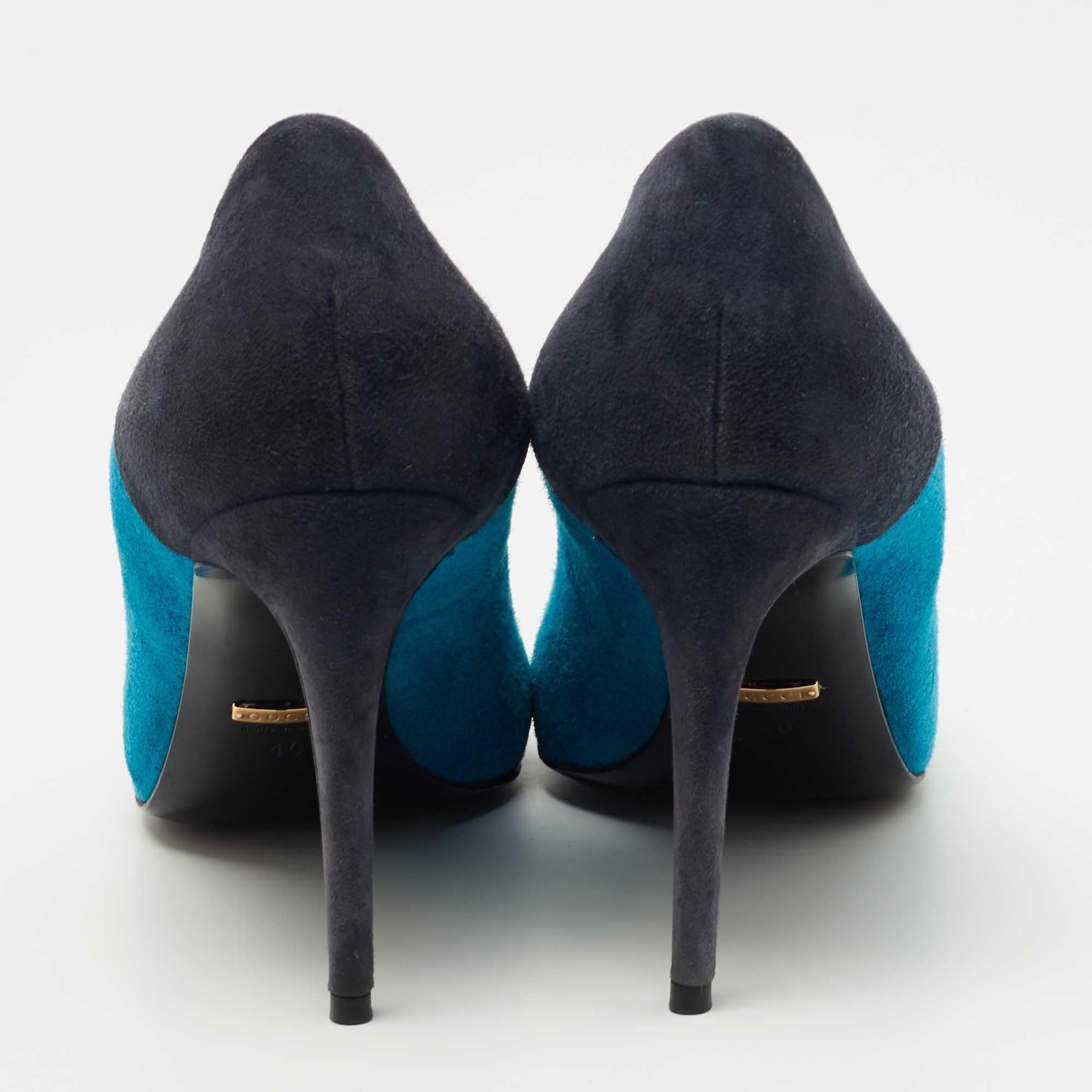 Exhibit an elegant style with this pair of pumps. These elegant shoes are crafted from quality materials. They are set on durable soles and sleek heels.

