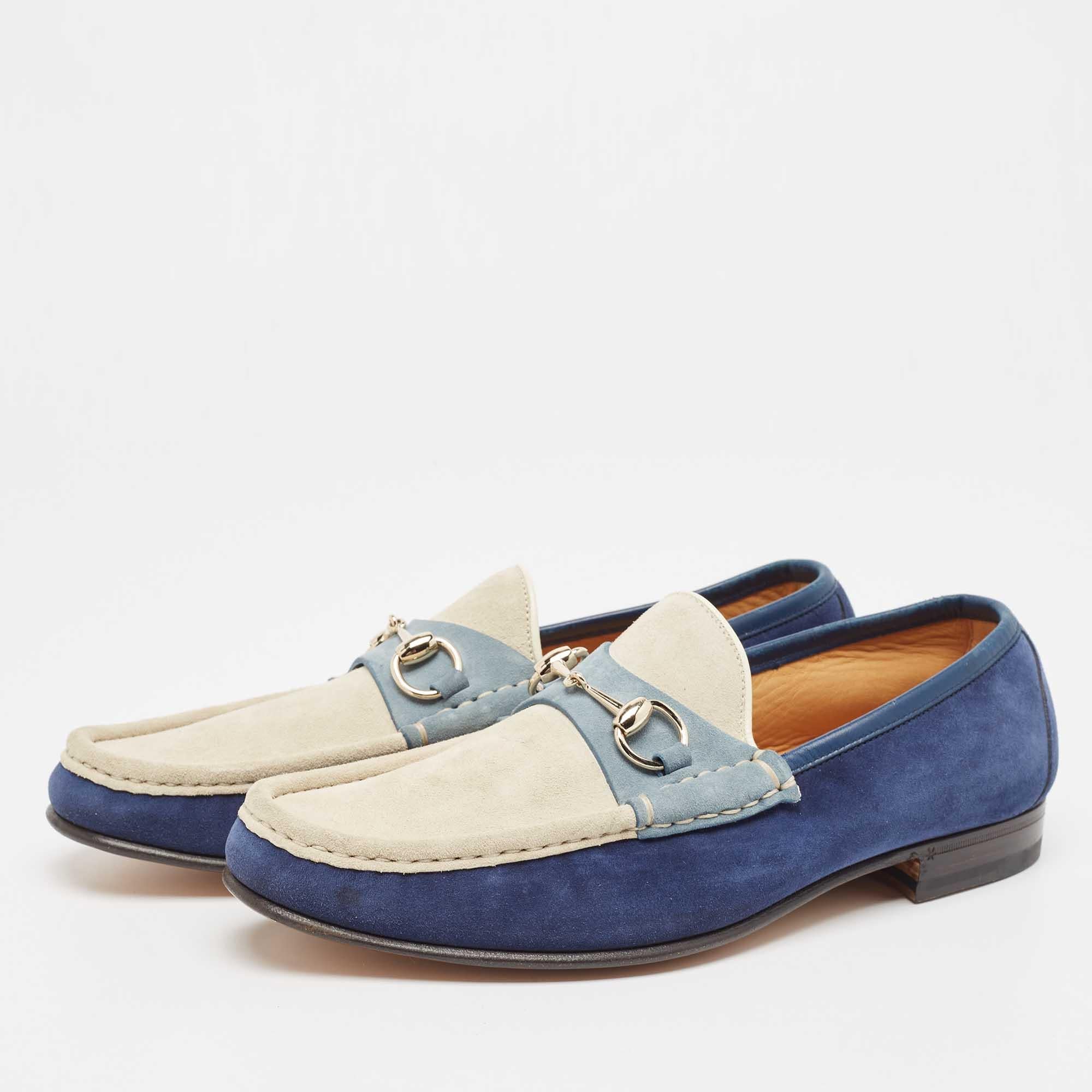 Purposely created to exude style and provide comfort wherever you go, this pair of loafers by Gucci is absolutely worth the buy! They've been crafted from suede, styled with Horsebit motif on the upper.

