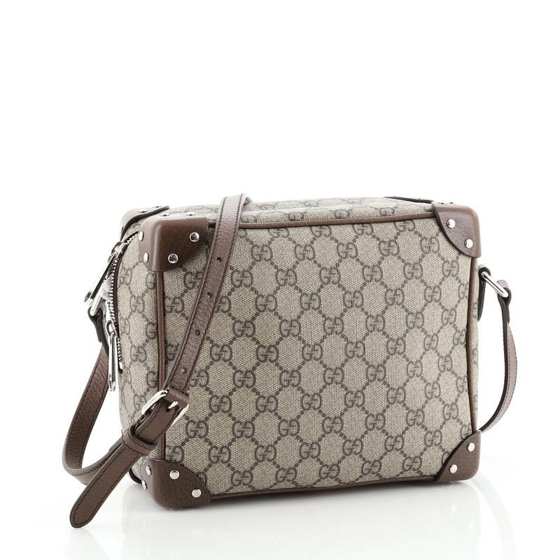 Gucci Trunk Umhängetasche GG aus beschichtetem Canvas mit beschlagenem Leder (Grau)