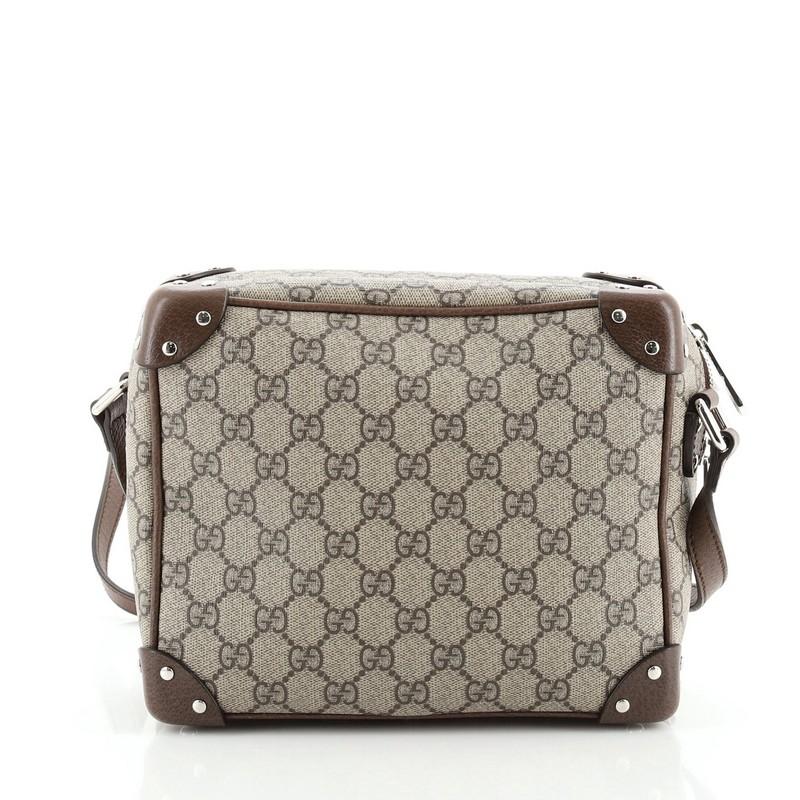 Gucci Trunk Umhängetasche GG aus beschichtetem Canvas mit beschlagenem Leder im Zustand „Gut“ in NY, NY