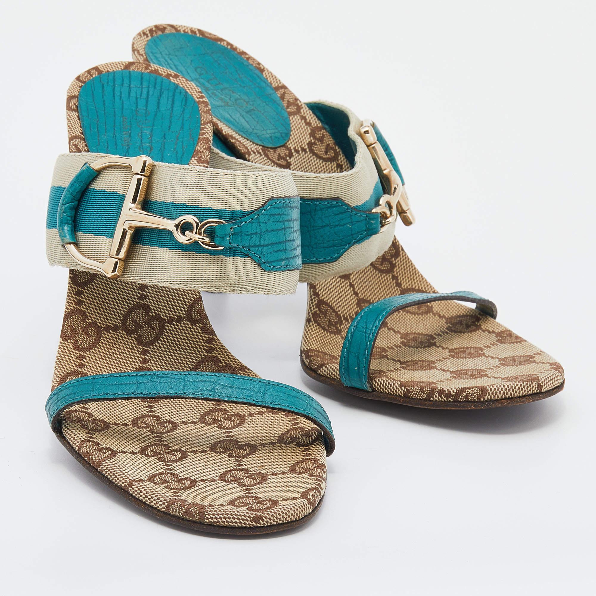Gucci Turquoise Blue/Off White Leather And Web Tape Slide Sandals Size 36 In Fair Condition In Dubai, Al Qouz 2