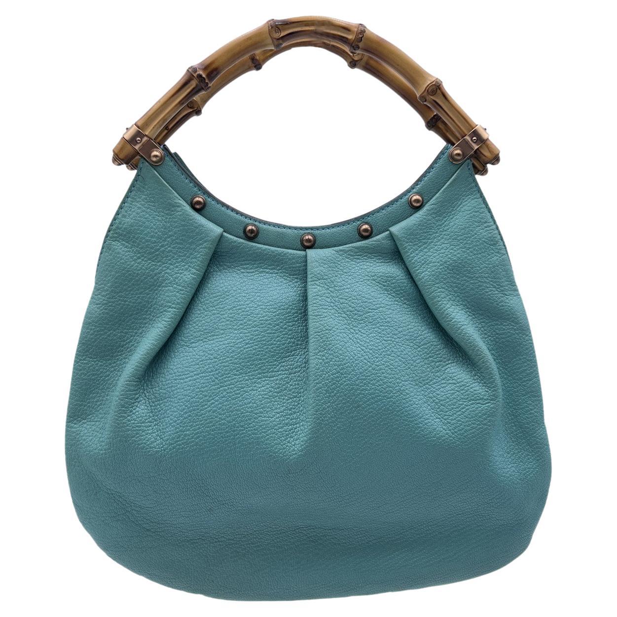 Türkisfarbene Gucci Hobo-Handtasche aus Leder und Bambus mit Nieten im Angebot