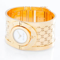 Gucci Twirl 18 Karat Yellow Gold  Ladies Watch