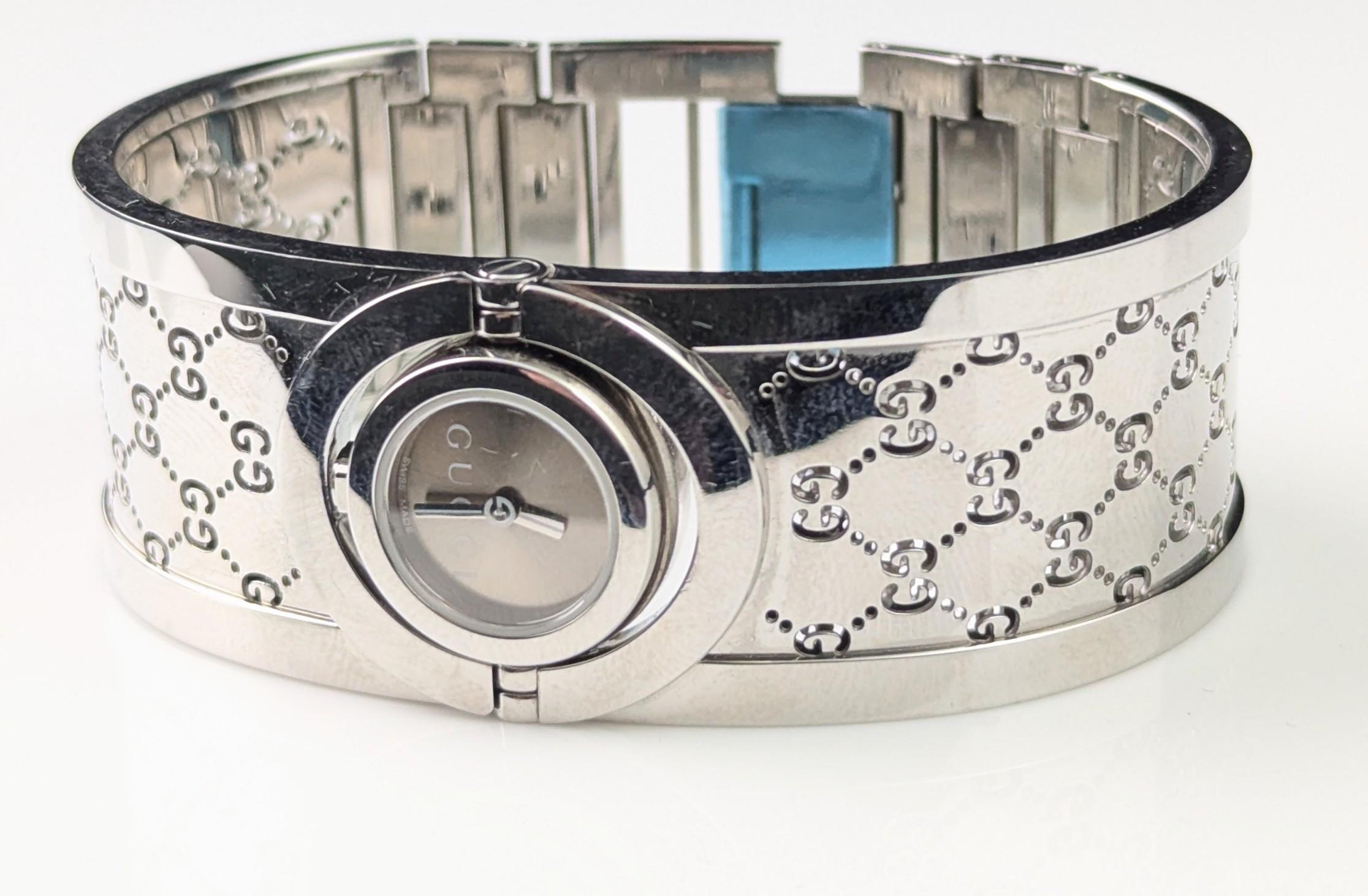 Montre-bracelet pour dames Gucci Twirl, emballée en vente 11