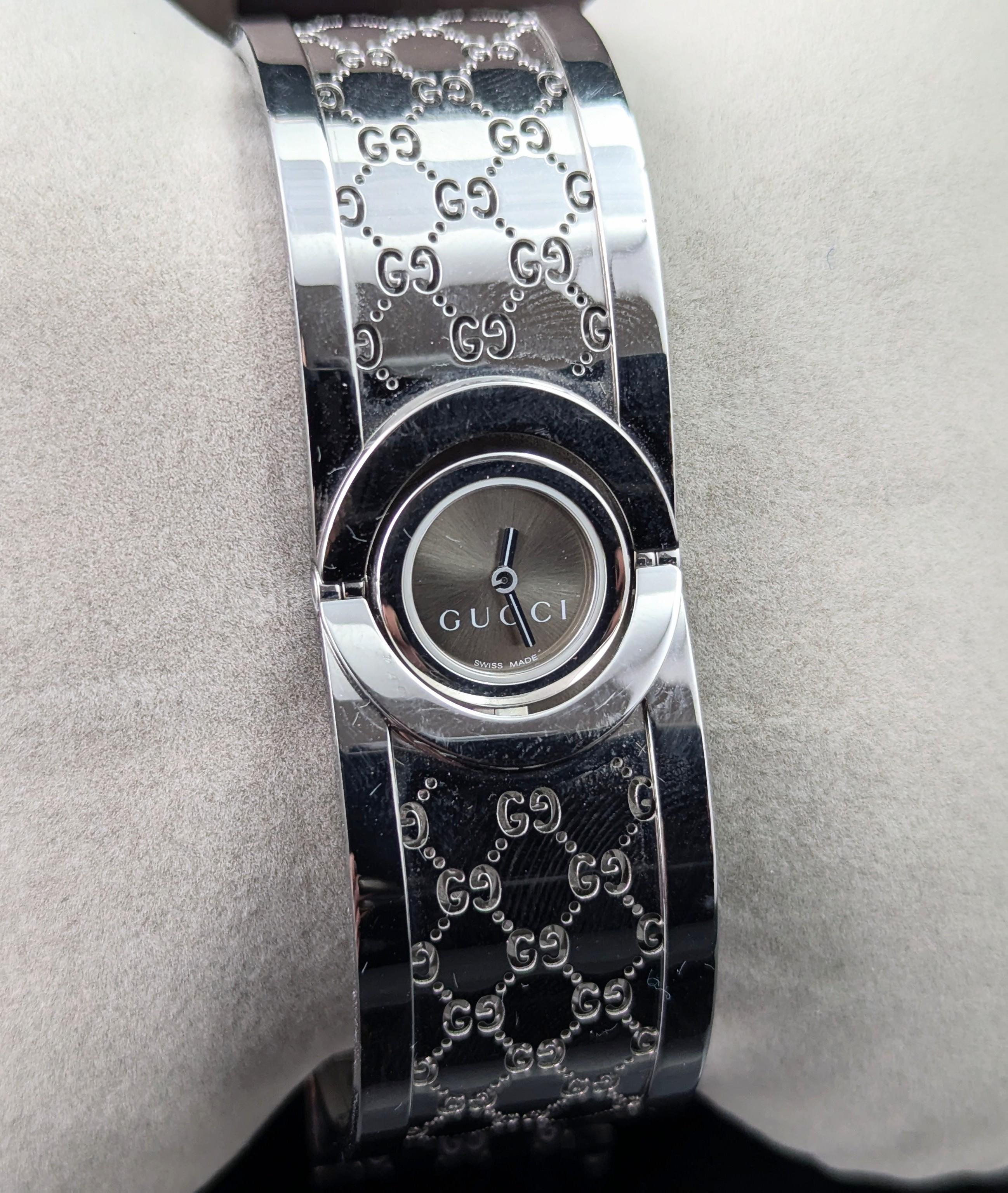 Montre-bracelet pour dames Gucci Twirl, emballée en vente 3