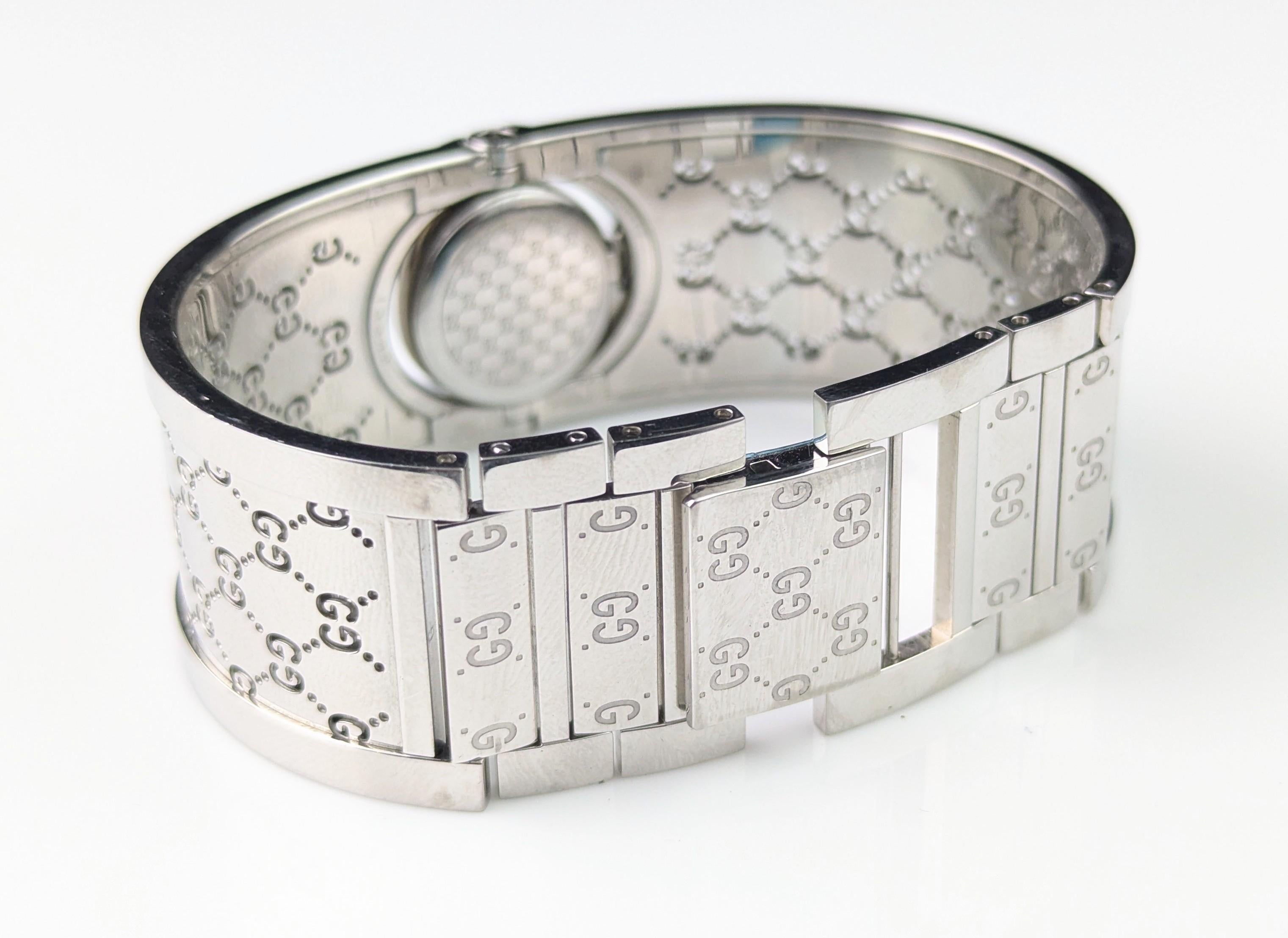 Montre-bracelet pour dames Gucci Twirl, emballée en vente 4