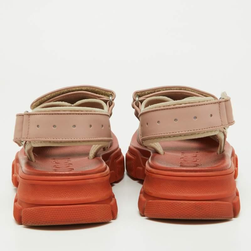 Gucci Two Tone Leather and Mesh Aguru Sandals Size 38 In Good Condition In Dubai, Al Qouz 2