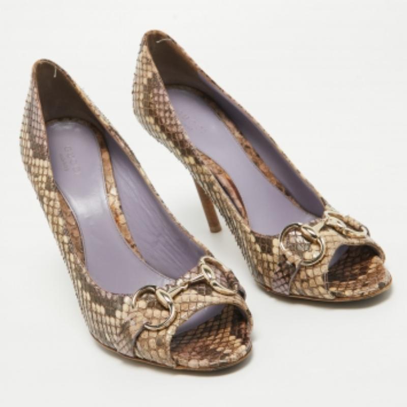 Bombas Gucci Two Tone Python Horsebit Peep Toe Talla 39 en venta 2