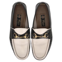 Mocassini in pelle con morsetto Roos bicolore di Gucci