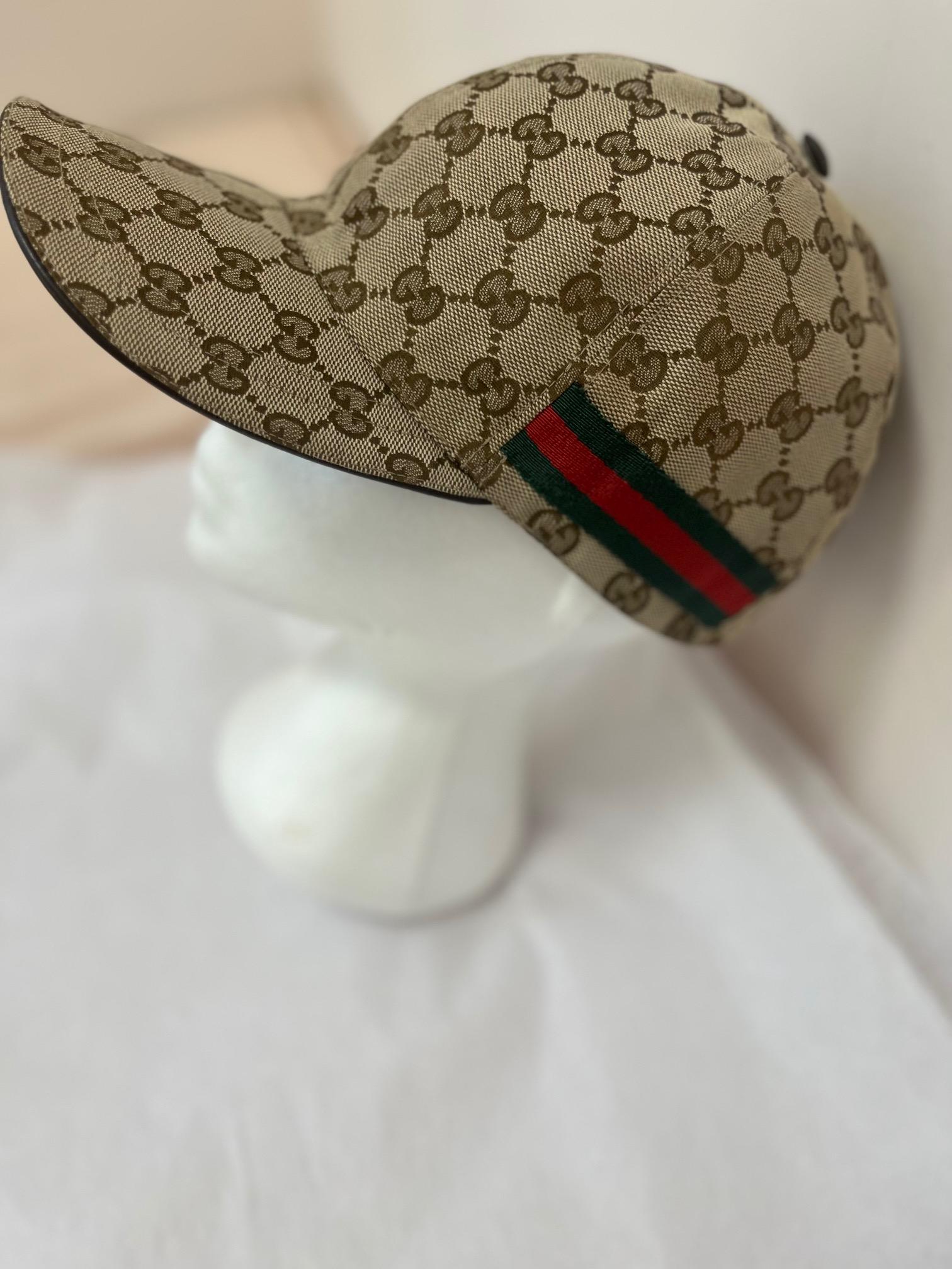 Gucci Unisex Beige Monogram Canvas Sherry Line Cap In Good Condition In Port Hope, ON