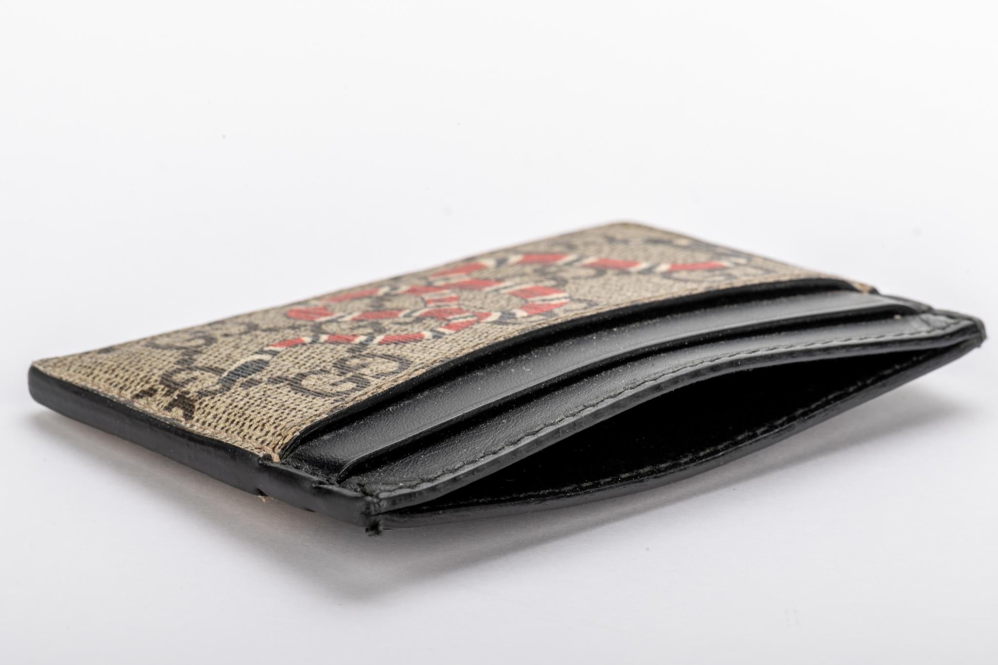 gucci credit card case