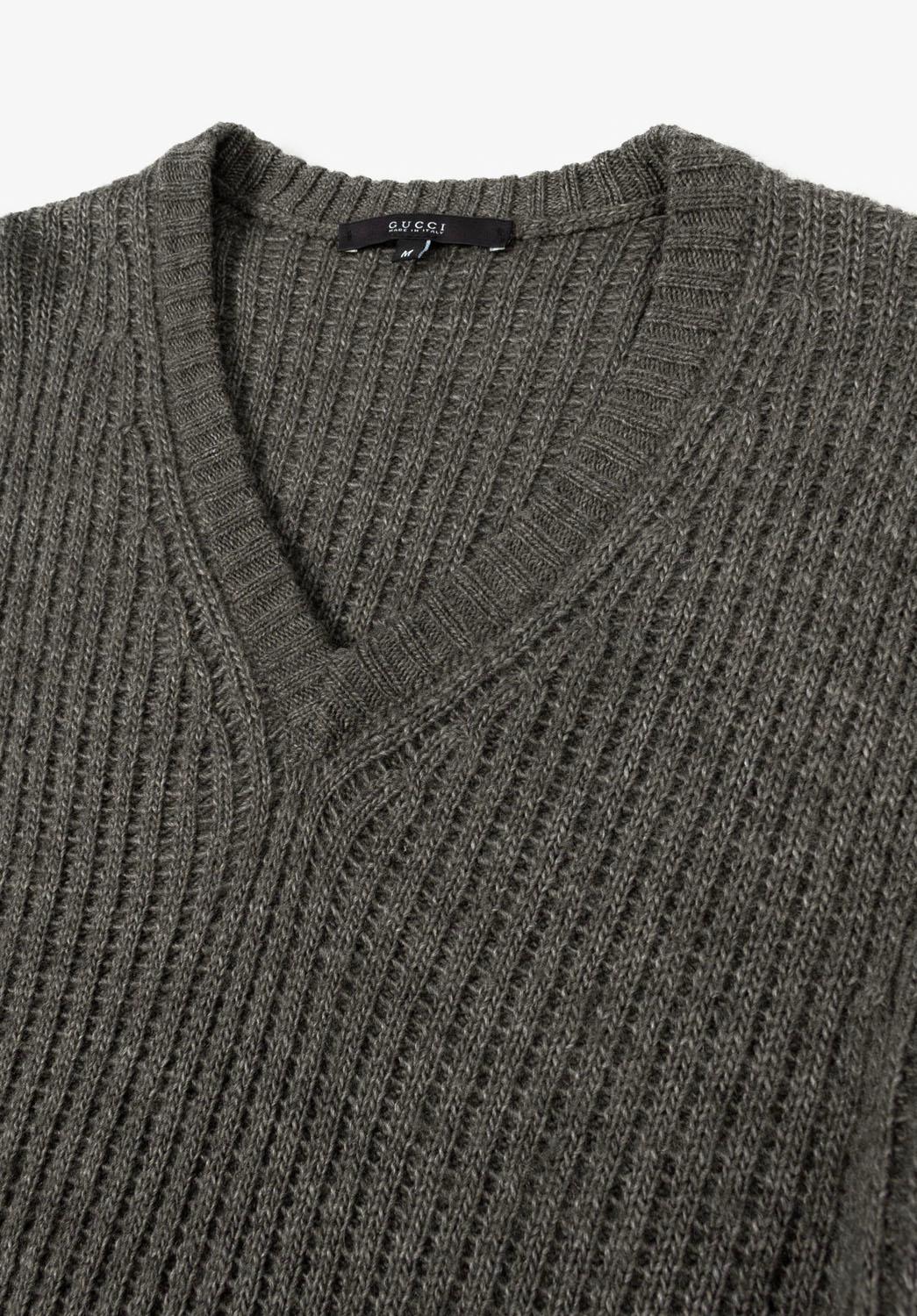 Check my other listings. Have many more designer clothes for sale. Open to any offers.
Item for sale is 100% genuine Gucci V Neck Men Sweater, S878, SE8
Color: grey
(An actual color may a bit vary due to individual computer screen
