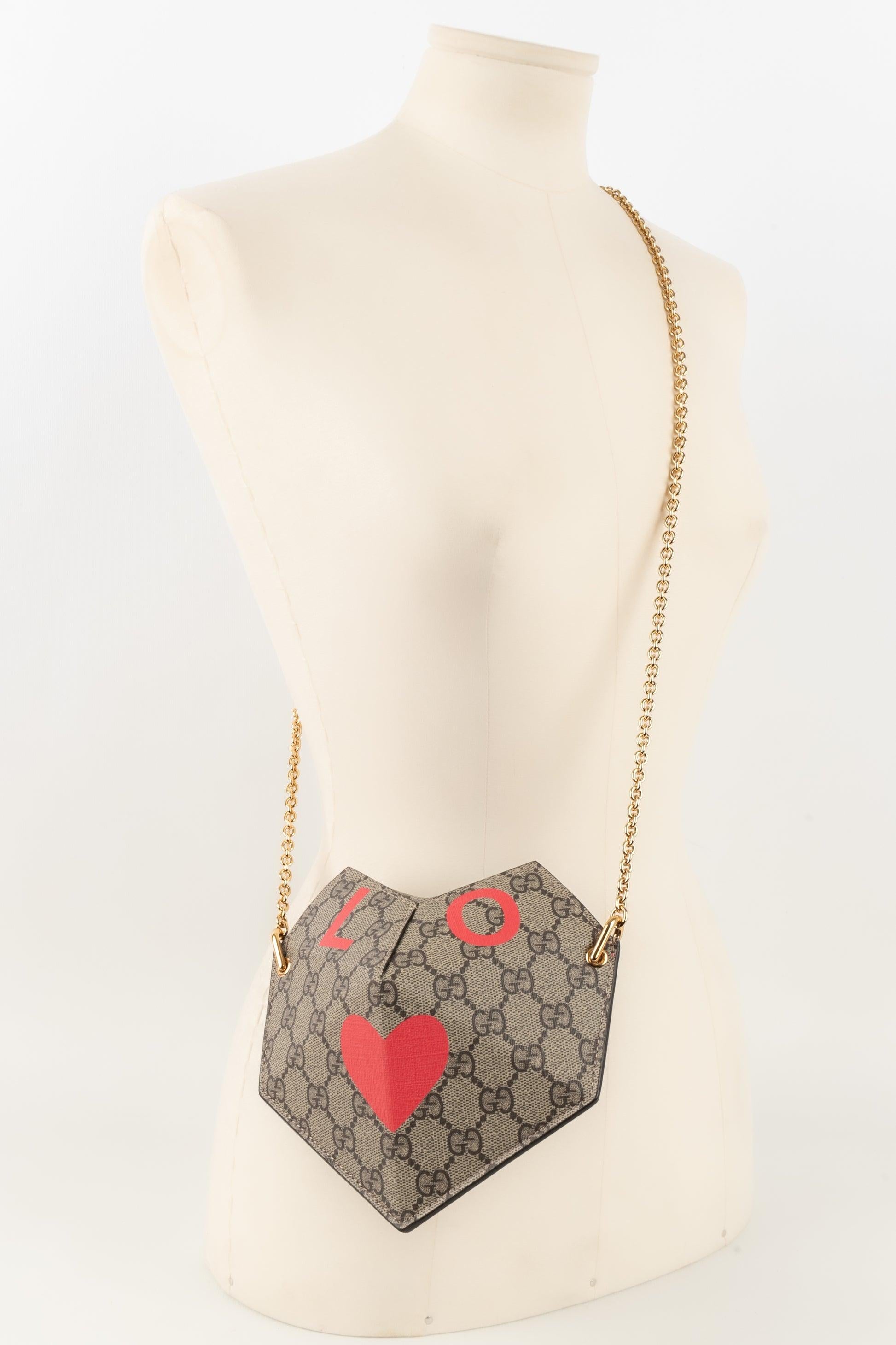 Gucci Valentine's Day Heart Ledertasche mit GG Monogrammen bedruckt im Zustand „Hervorragend“ im Angebot in SAINT-OUEN-SUR-SEINE, FR