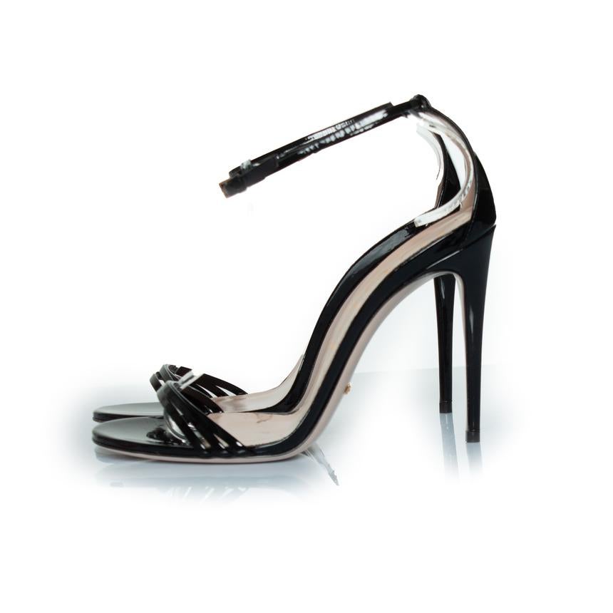 Gucci, vernis crystal sandals in black For Sale 2