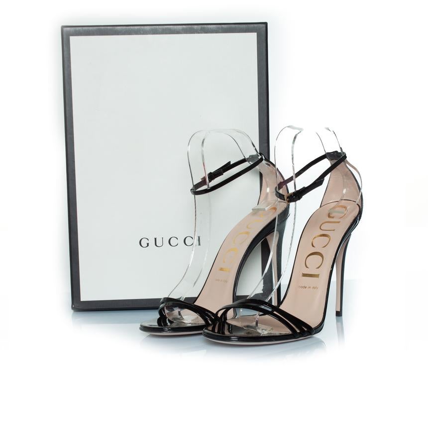 Gucci, vernis crystal sandals in black For Sale 3