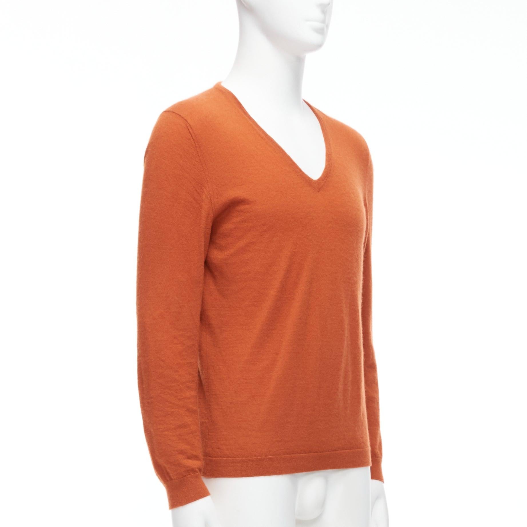GUCCI Vintage 100% cashmere  rust orange V-neck long sleeve sweater L In Excellent Condition For Sale In Hong Kong, NT