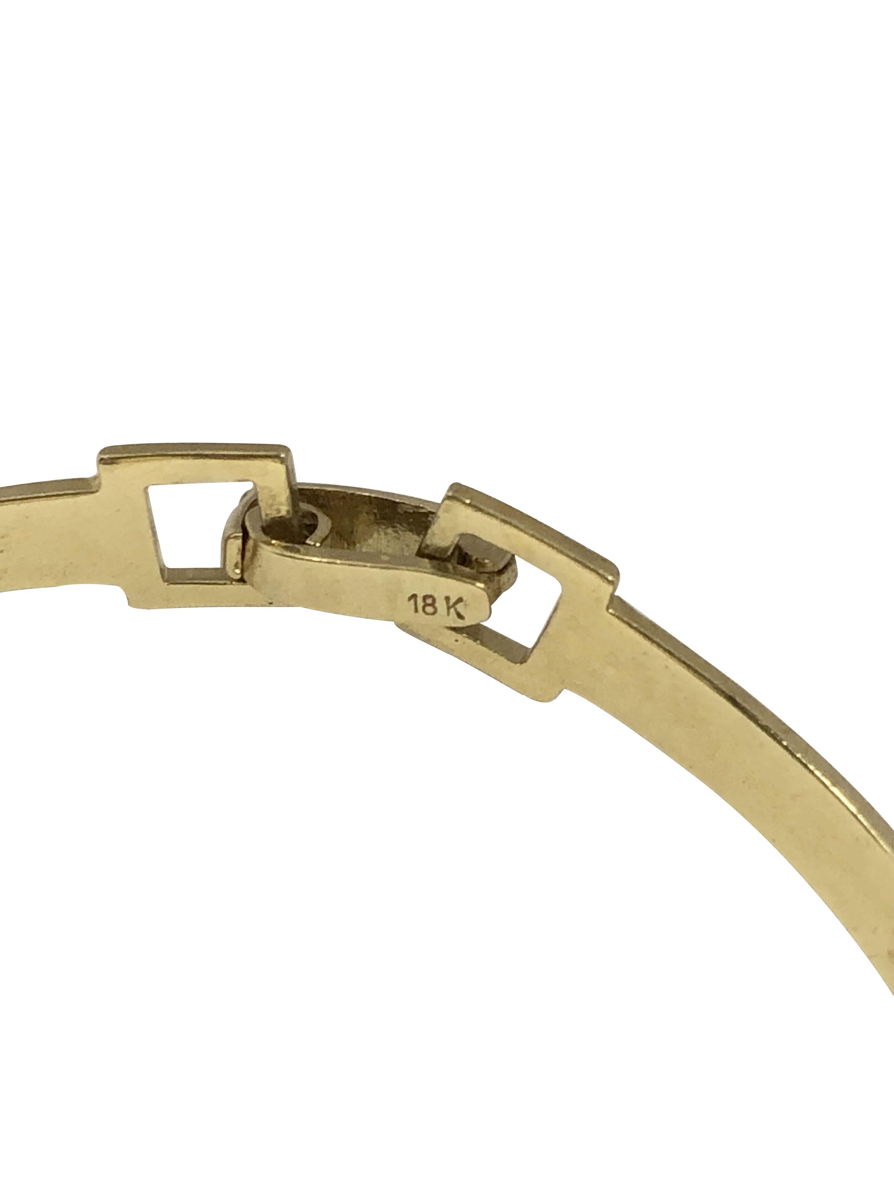 Gucci, montre-bracelet vintage en or jaune pour femmes des années 1970 en vente 3