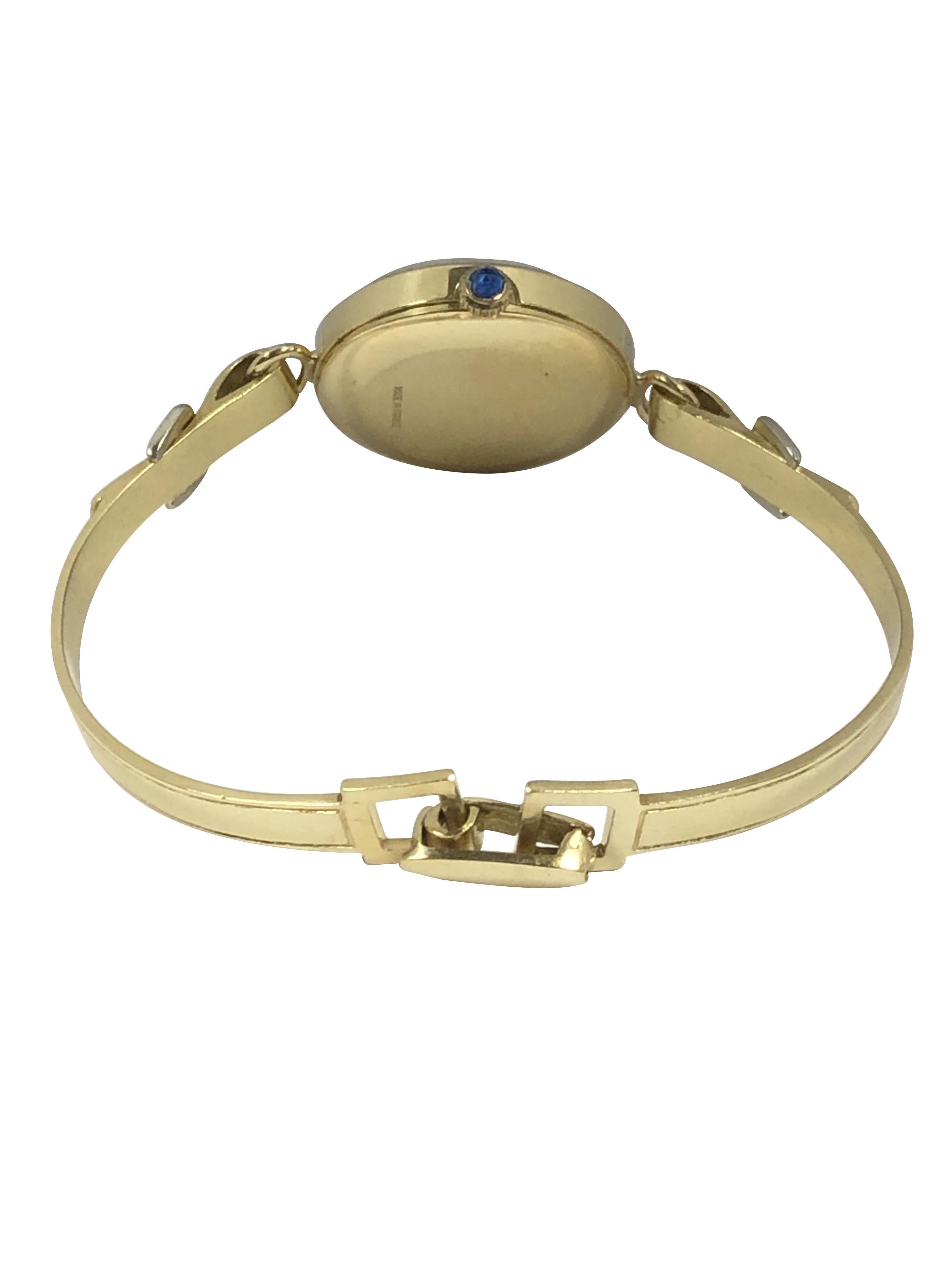 Gucci, montre-bracelet vintage en or jaune pour femmes des années 1970 en vente 4