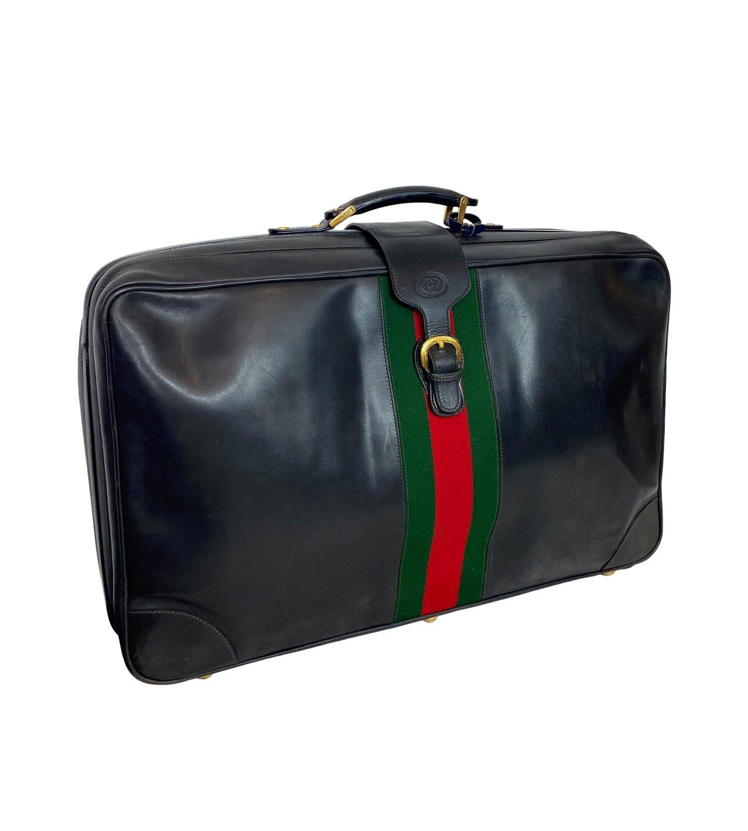 Extremadamente Rara Maleta Gucci Vintage 1980's Sylvie Web de Piel con Cerradura Extra Grande. Como se vio en la película de James Bond de 1969 