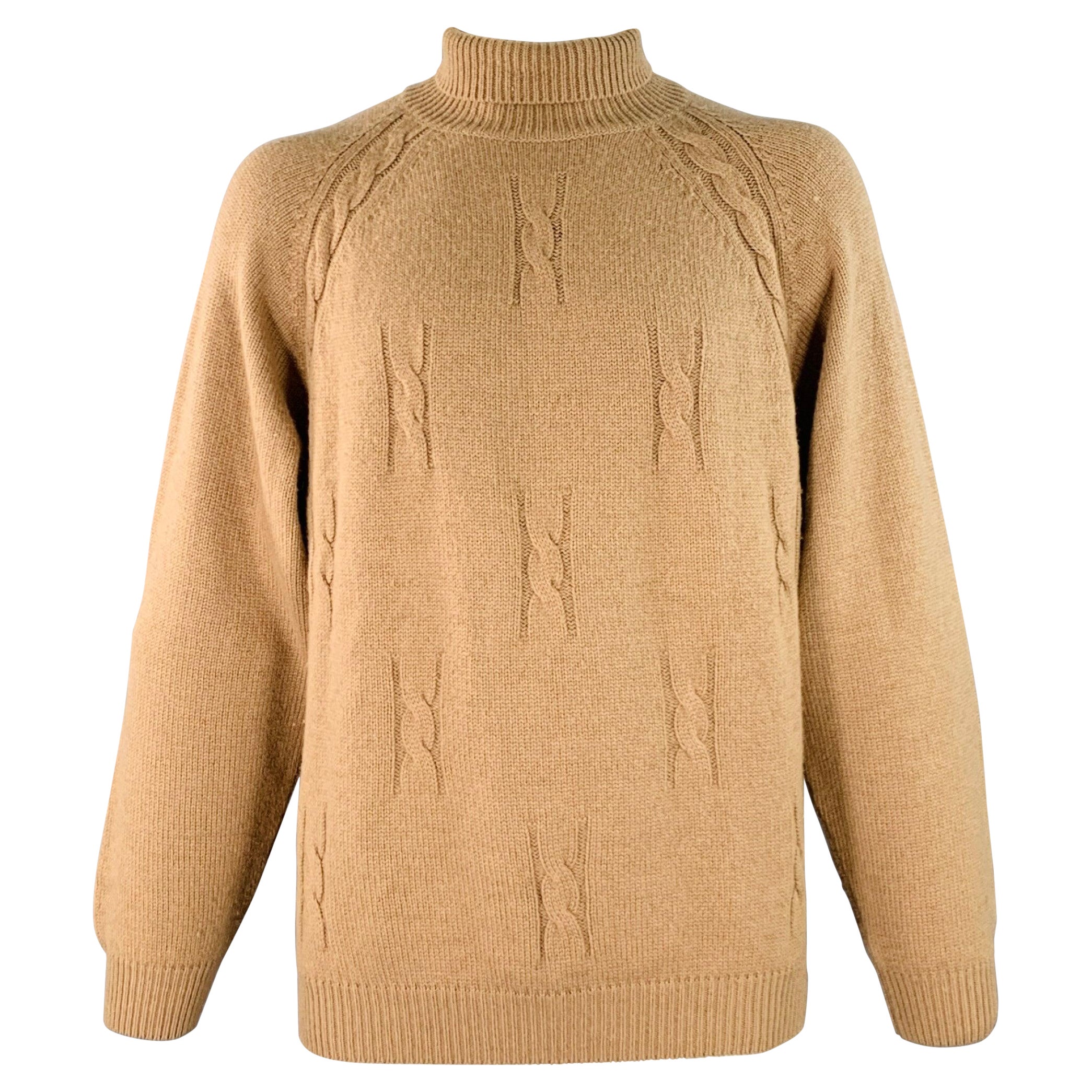 Gucci Vintage anni '80 taglia 46 Tan Cable Knit Camel Hair Turtleneck Sweater in vendita
