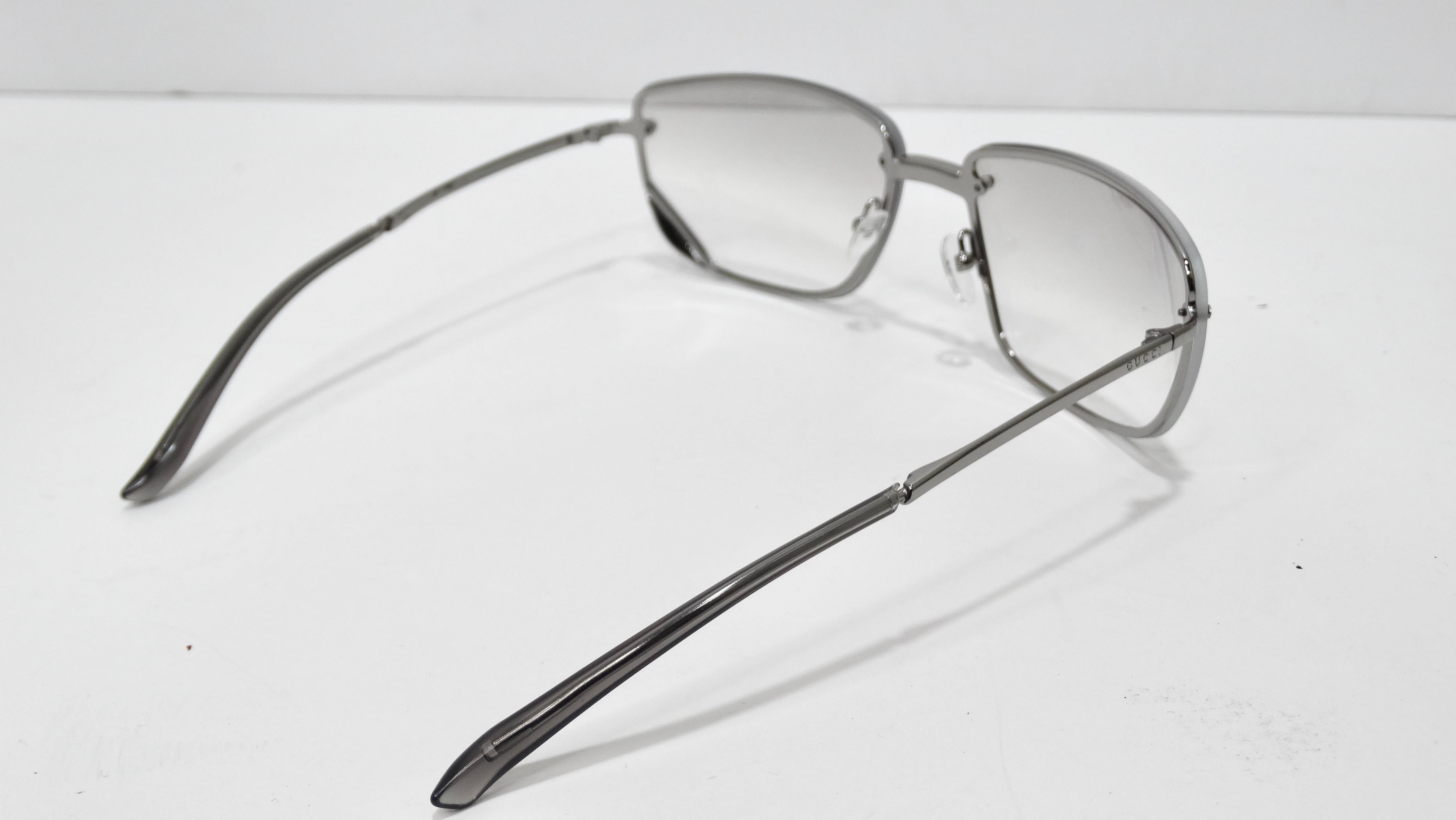 Gucci Vintage 1990's Metal-Framed Square Sunglasses In Excellent Condition For Sale In Scottsdale, AZ