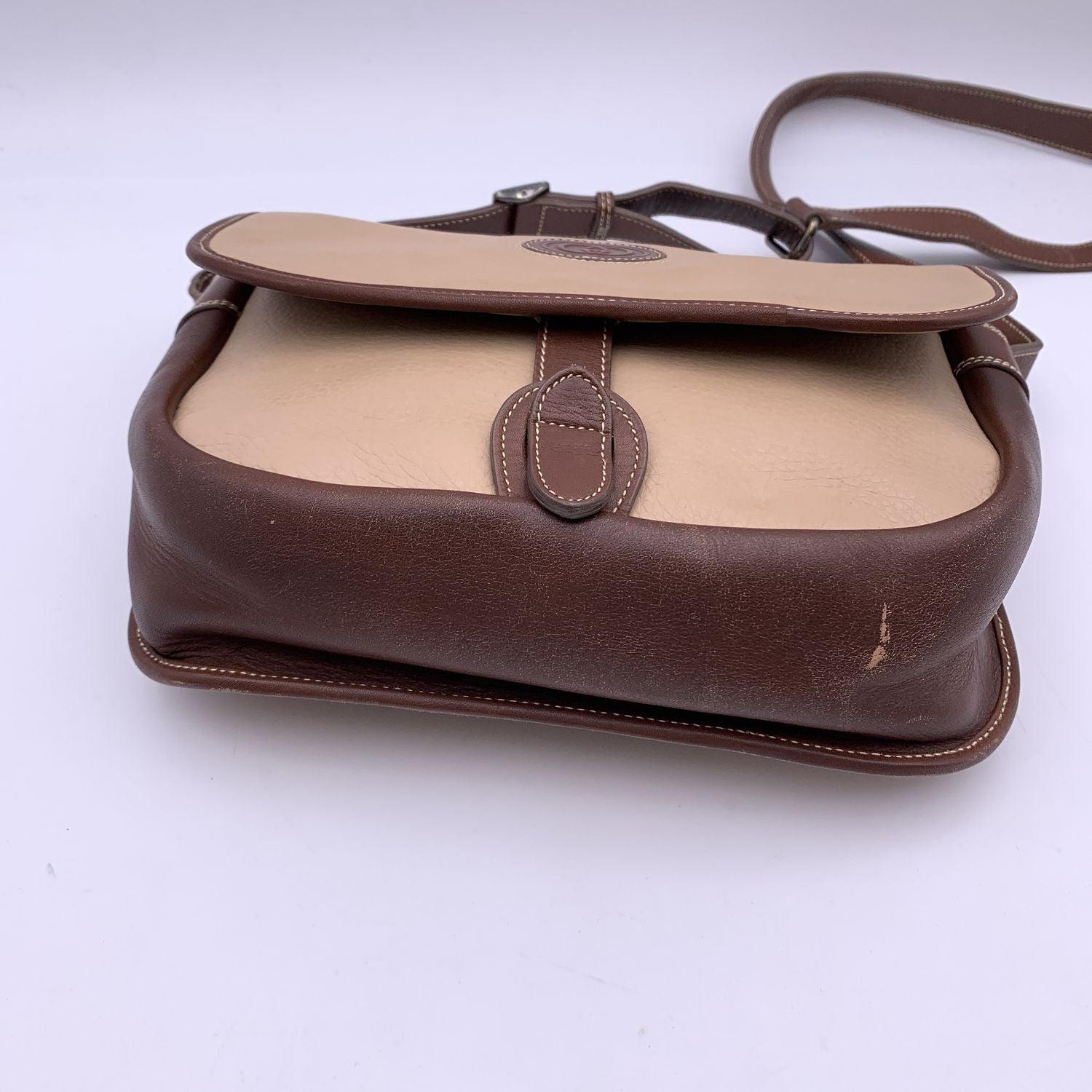 Gucci Vintage Beige and Brown Leather Flap Shoulder Bag In Good Condition For Sale In Rome, Rome