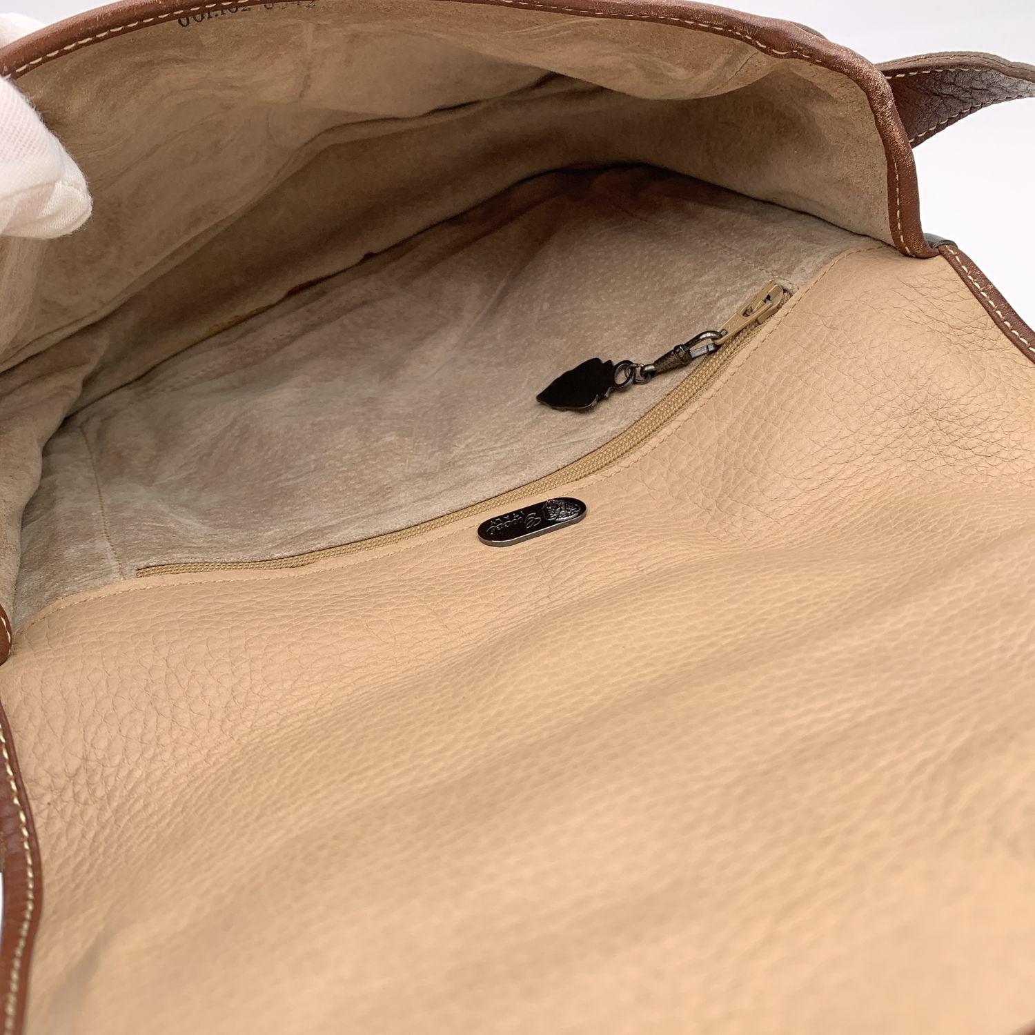 Gucci Vintage Beige and Brown Leather Flap Shoulder Bag For Sale 1
